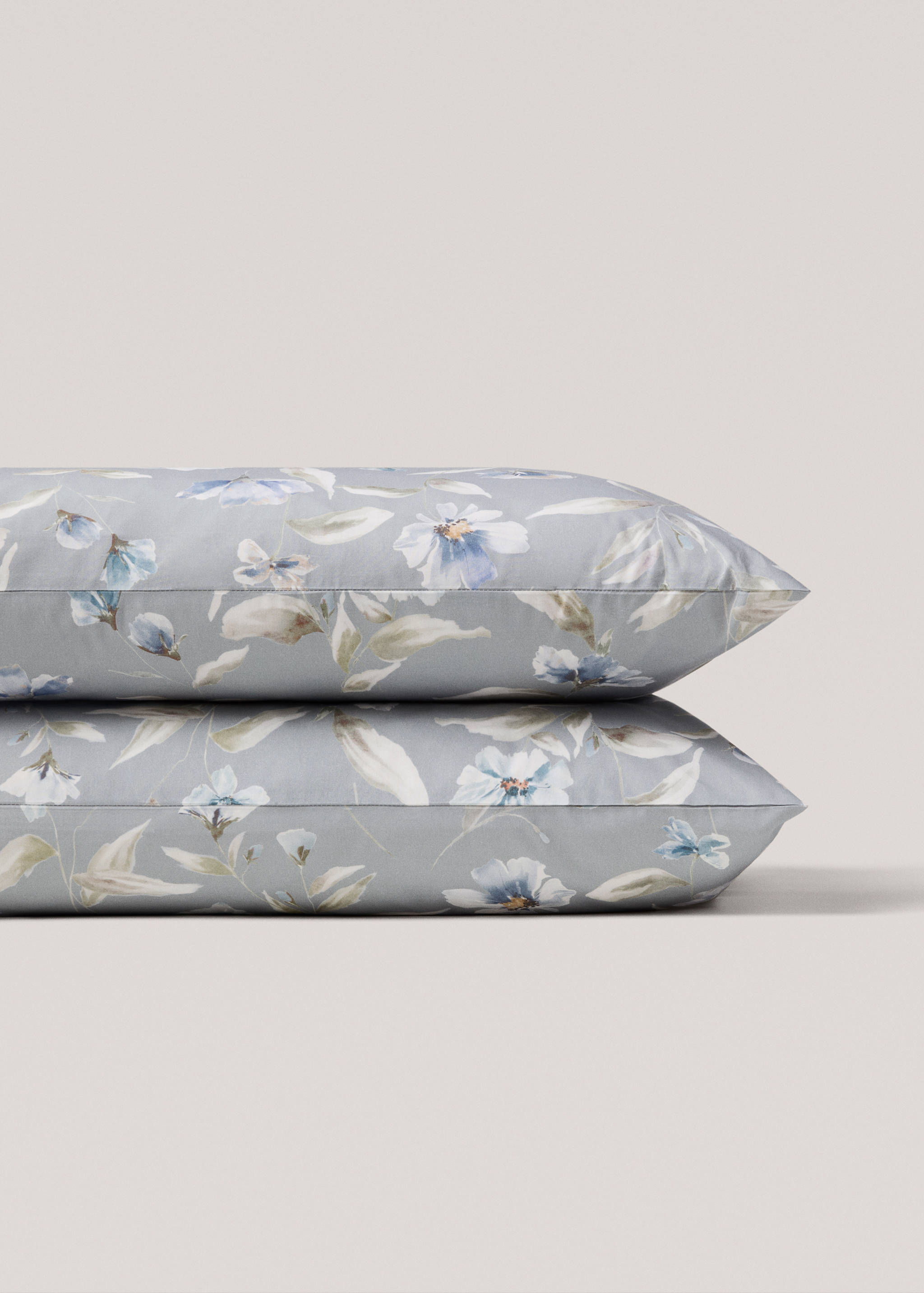 Pillowcase with floral design 50x75cm - Details of the article 3