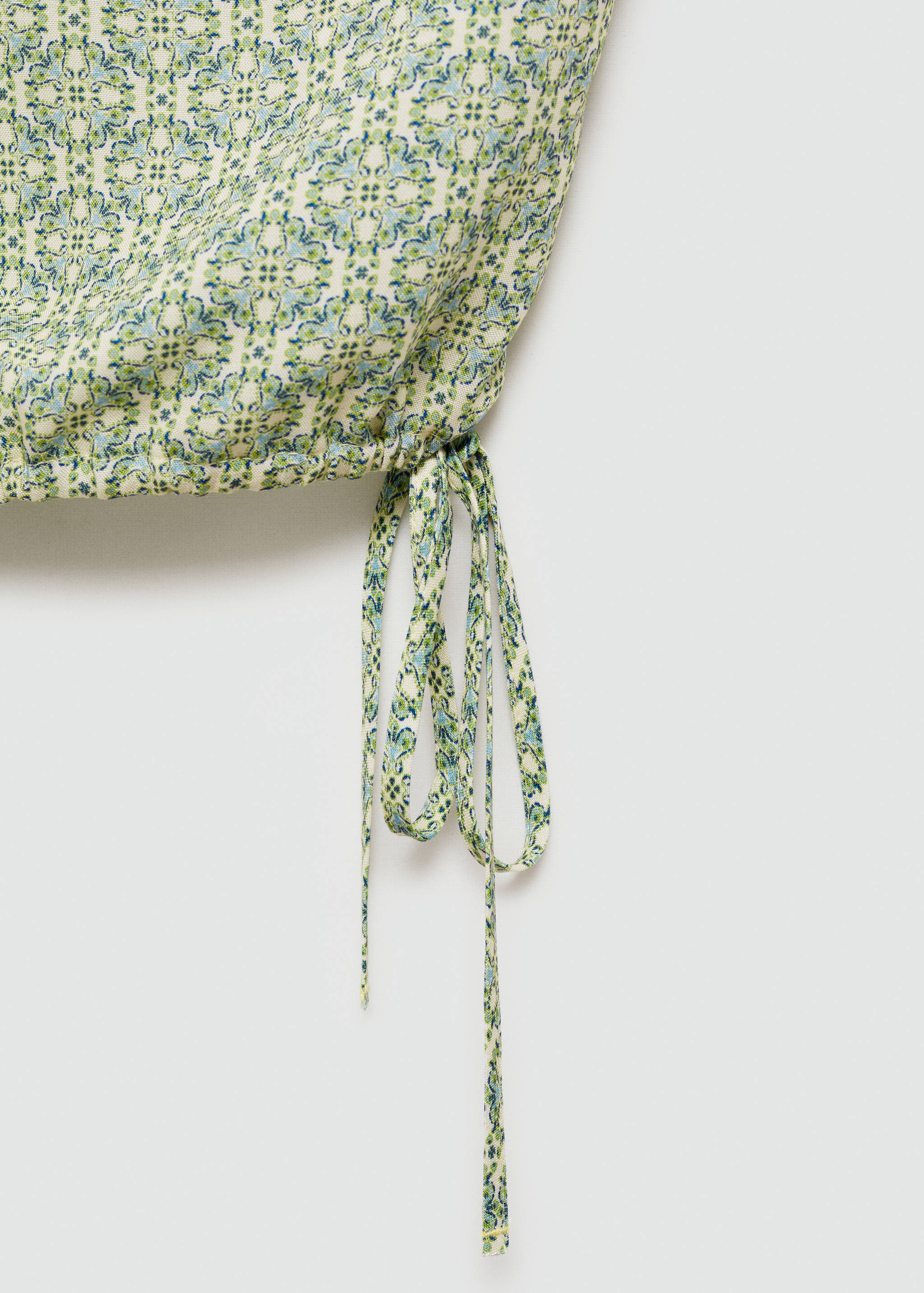 Asymmetric printed top - Details of the article 8