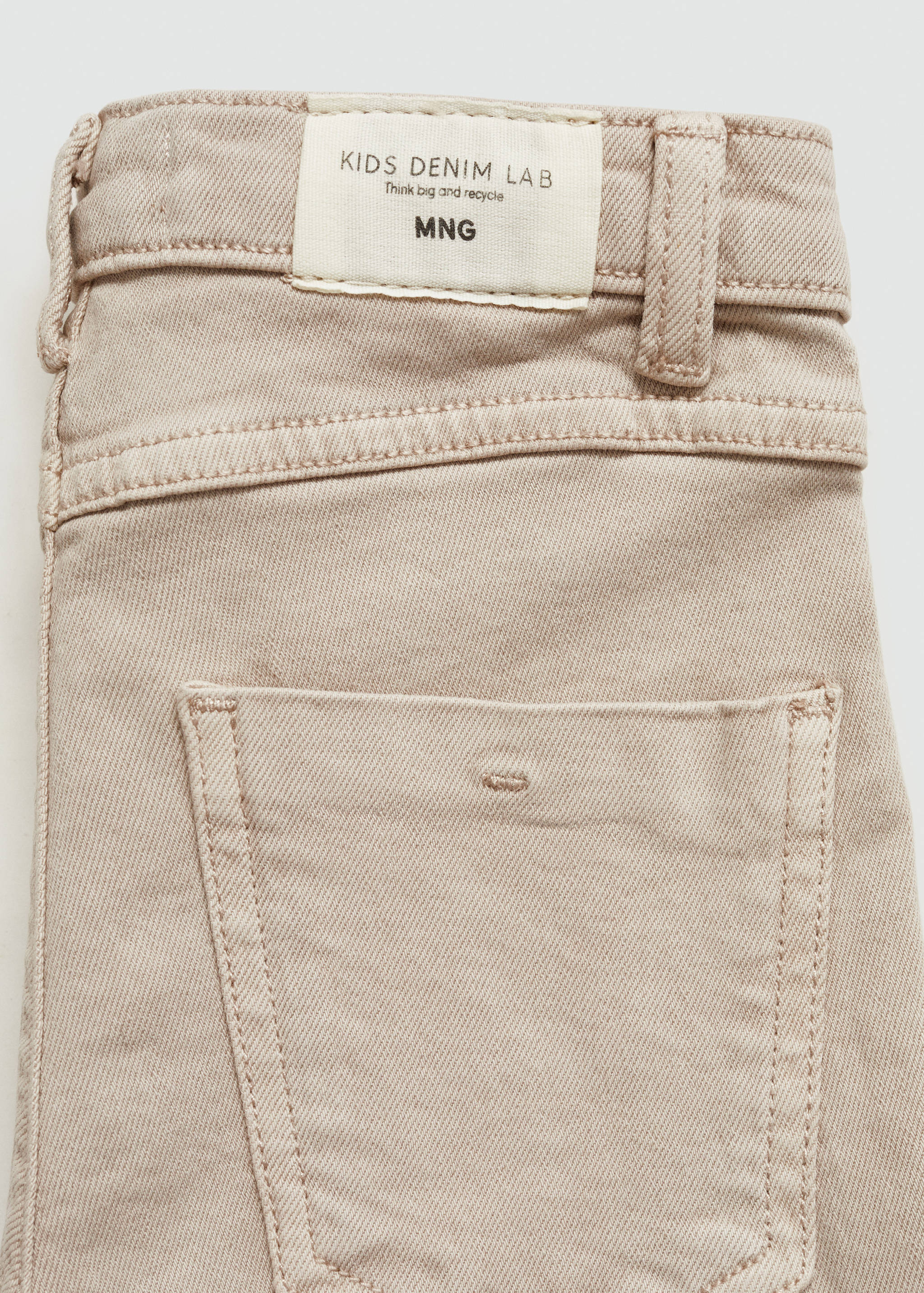 Flared jeans with pocket - Details of the article 0