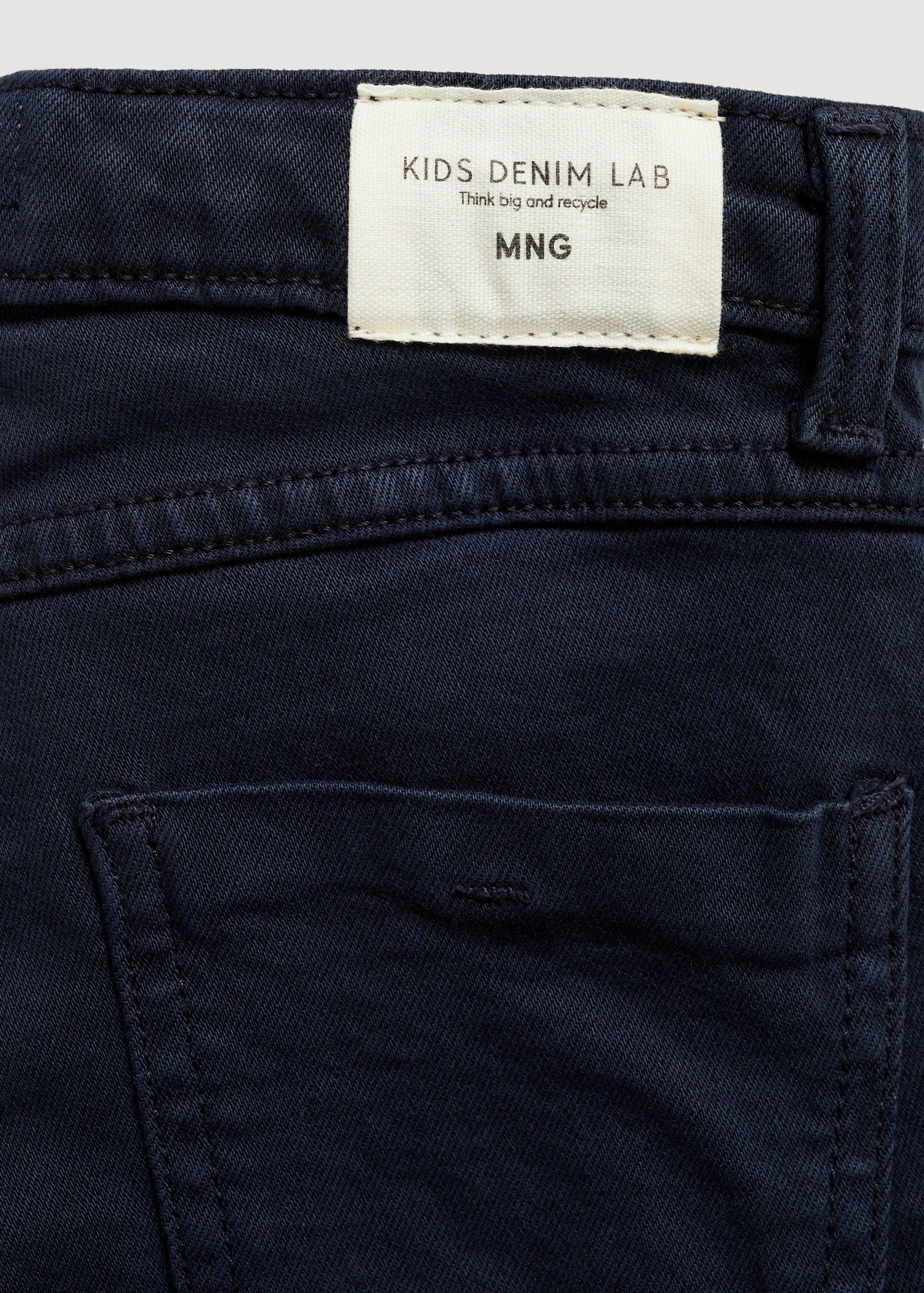 Flared jeans with pocket - Details of the article 0