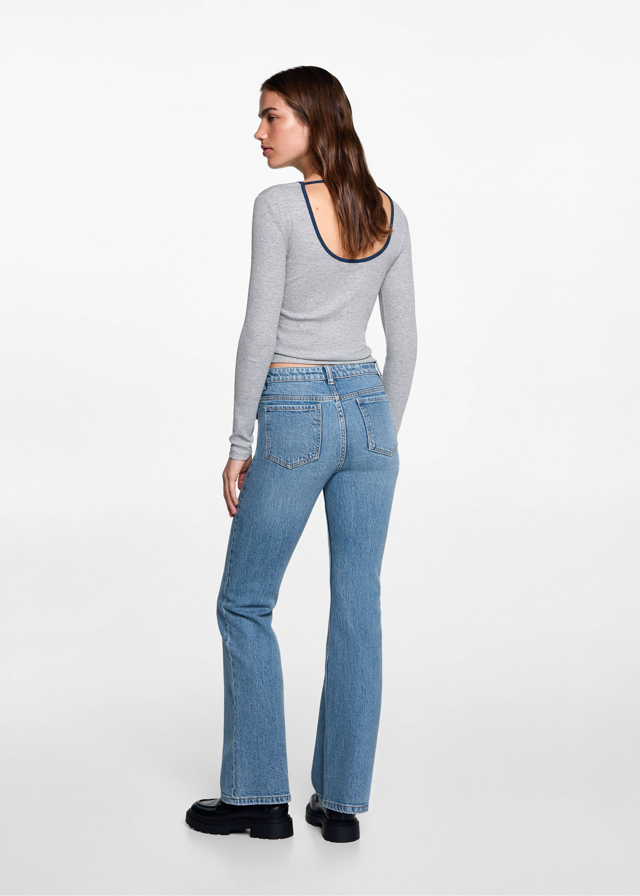 Flared Jeans mit Taschen - Rückseite des Artikels, Dunkelblau. Ref: 77012545-00.