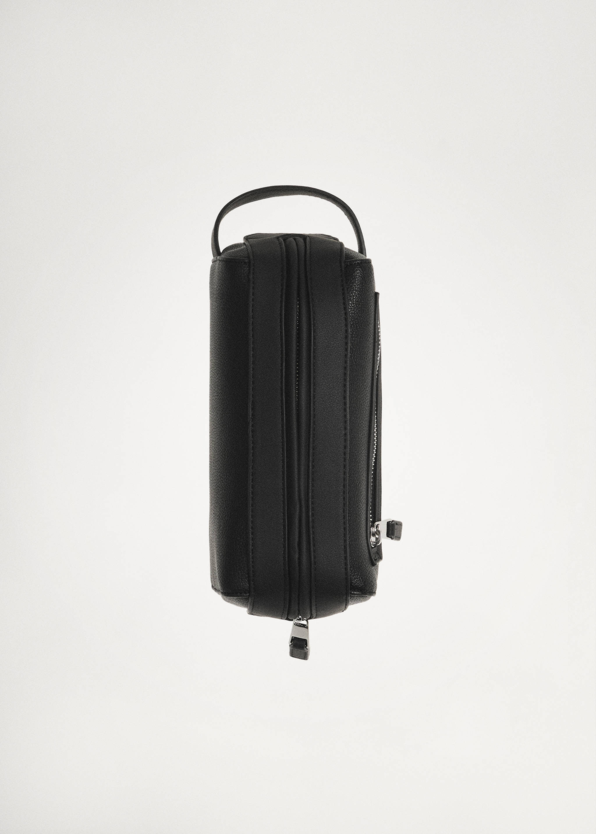 Zipped pebbled cosmetic bag - Details of the article 5