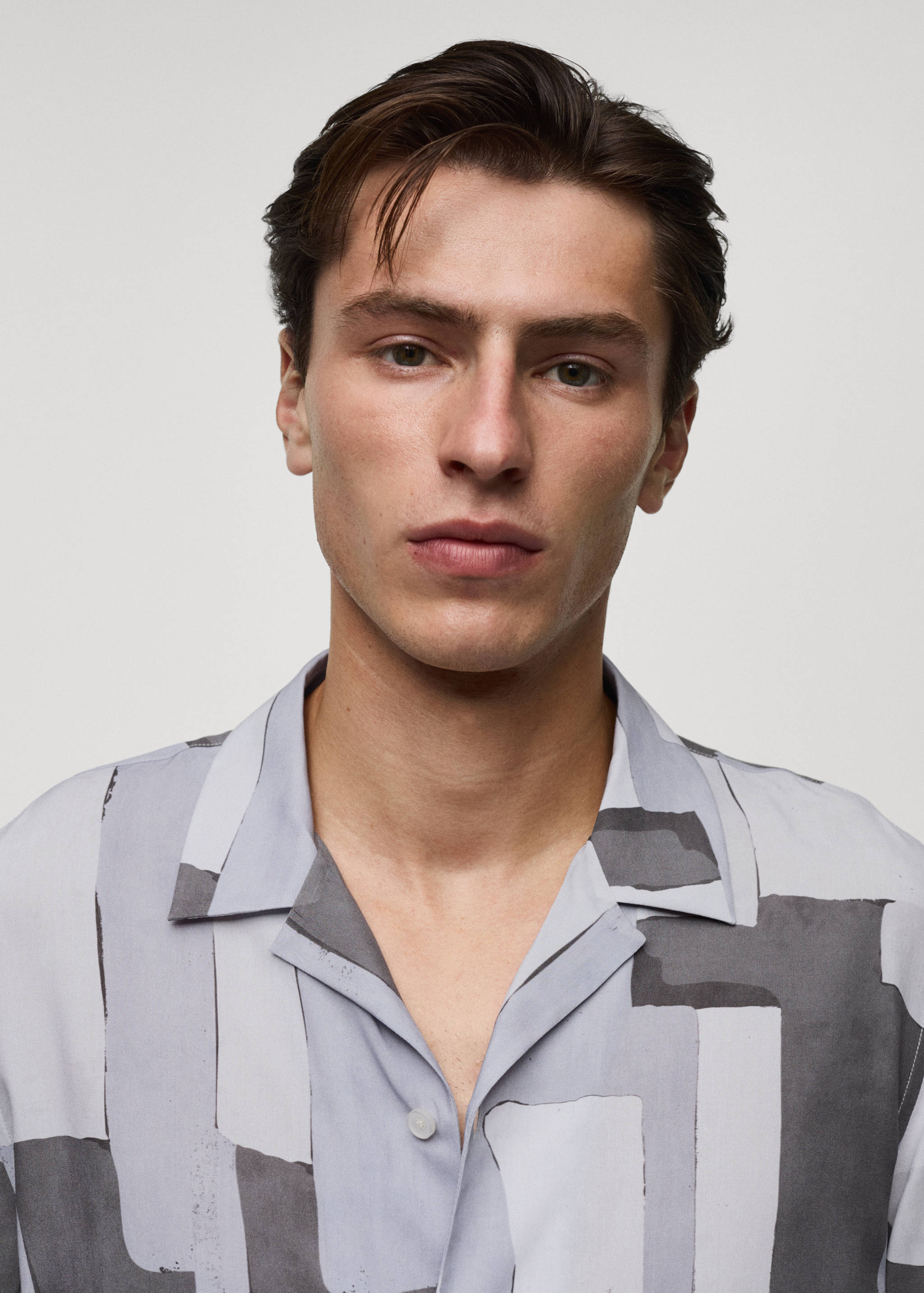 Fließendes Regular-Fit-Printhemd - Detail des Artikels 1