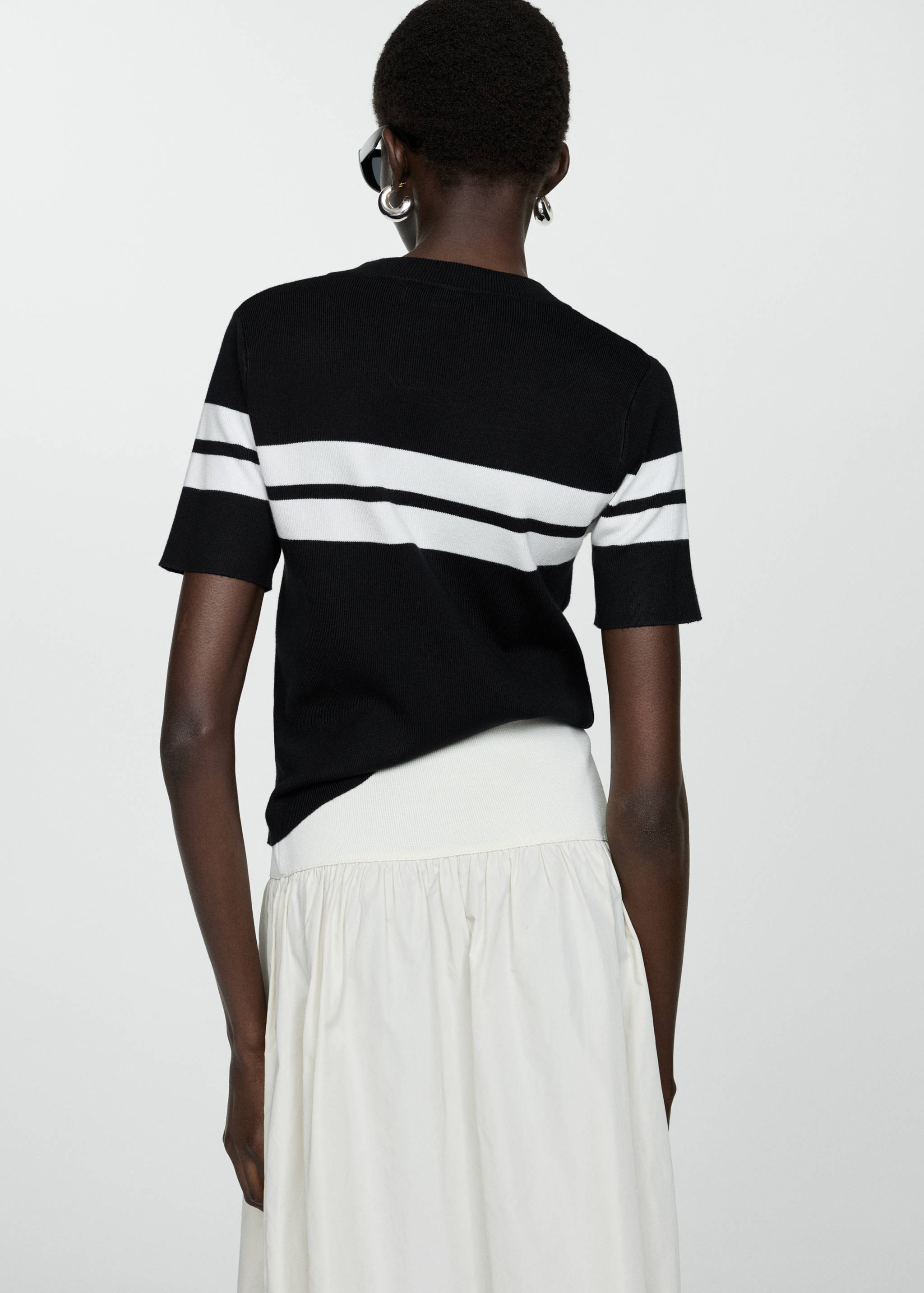 Csíkos kötött felső - A cikk hátulja