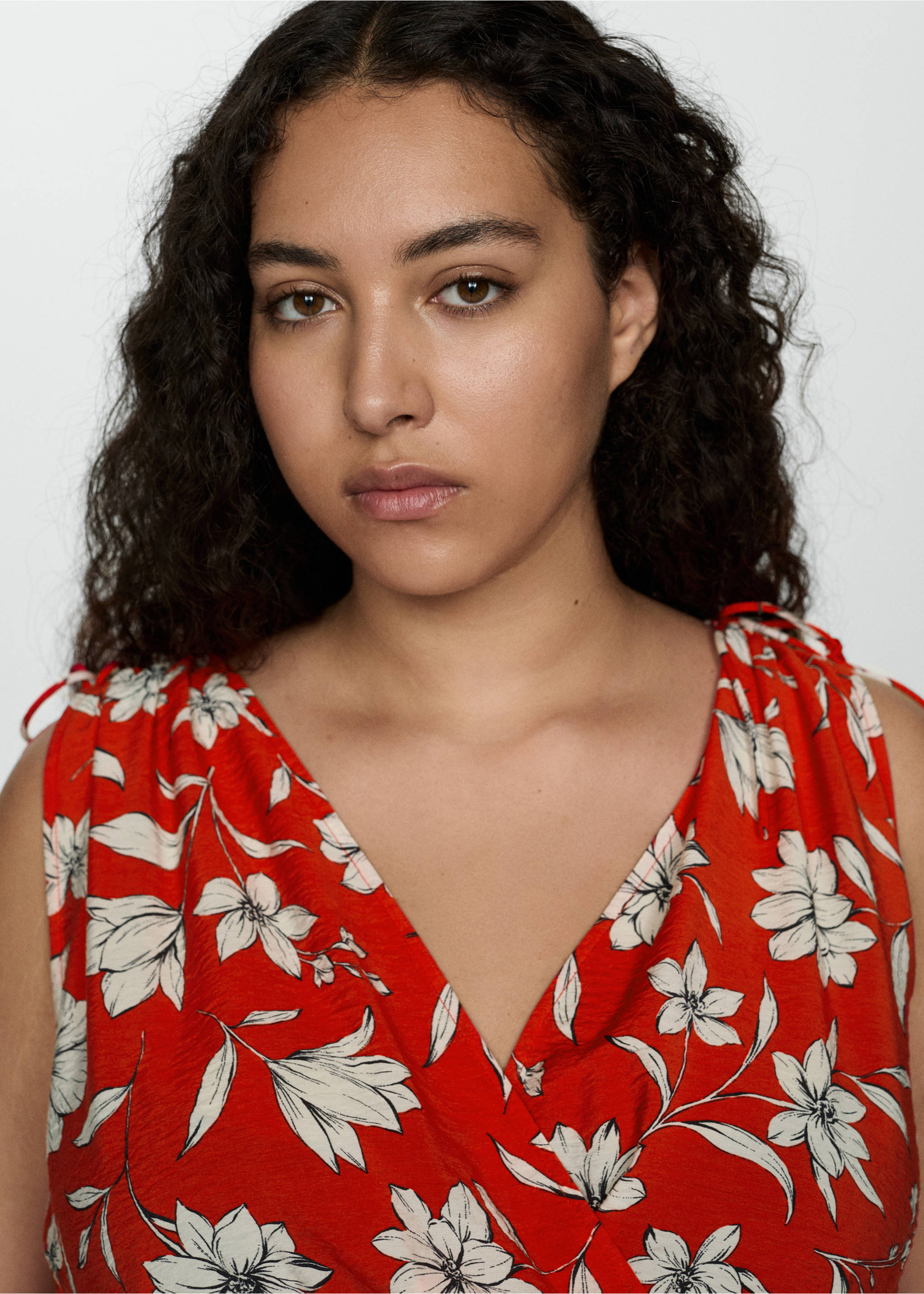 Long printed dress - Details of the article 4, Red. Ref: 77012926-00.