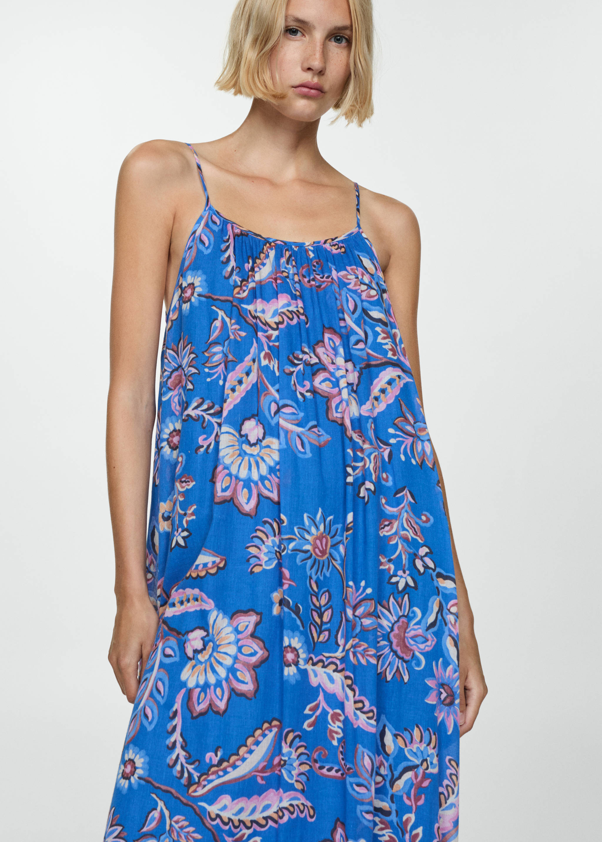 Vestido largo estampado floral - Plano medio