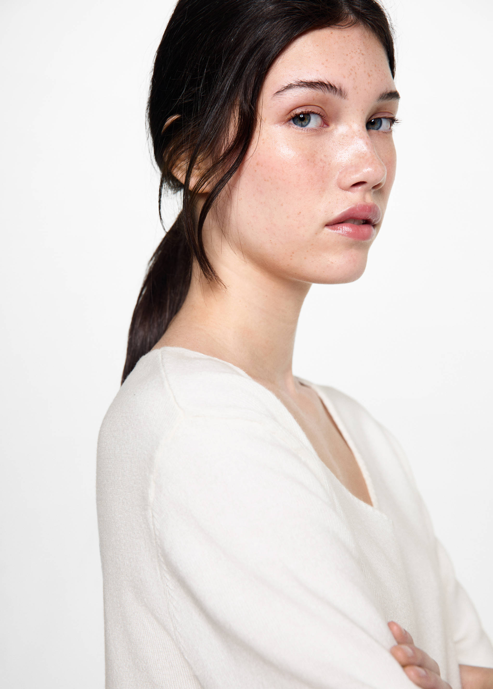 V-neck sweater - Details of the article 1