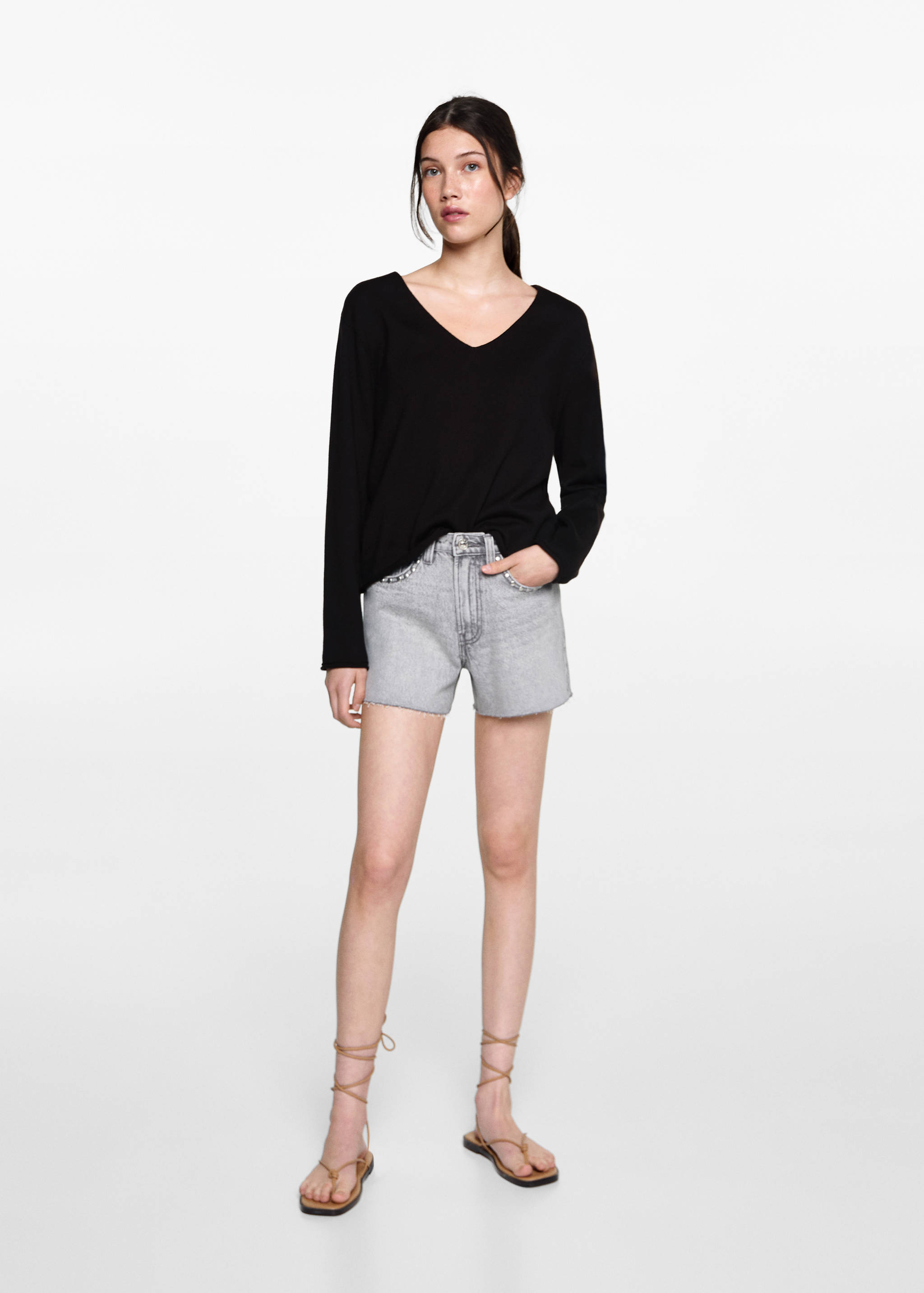 V-neck sweater - General plane