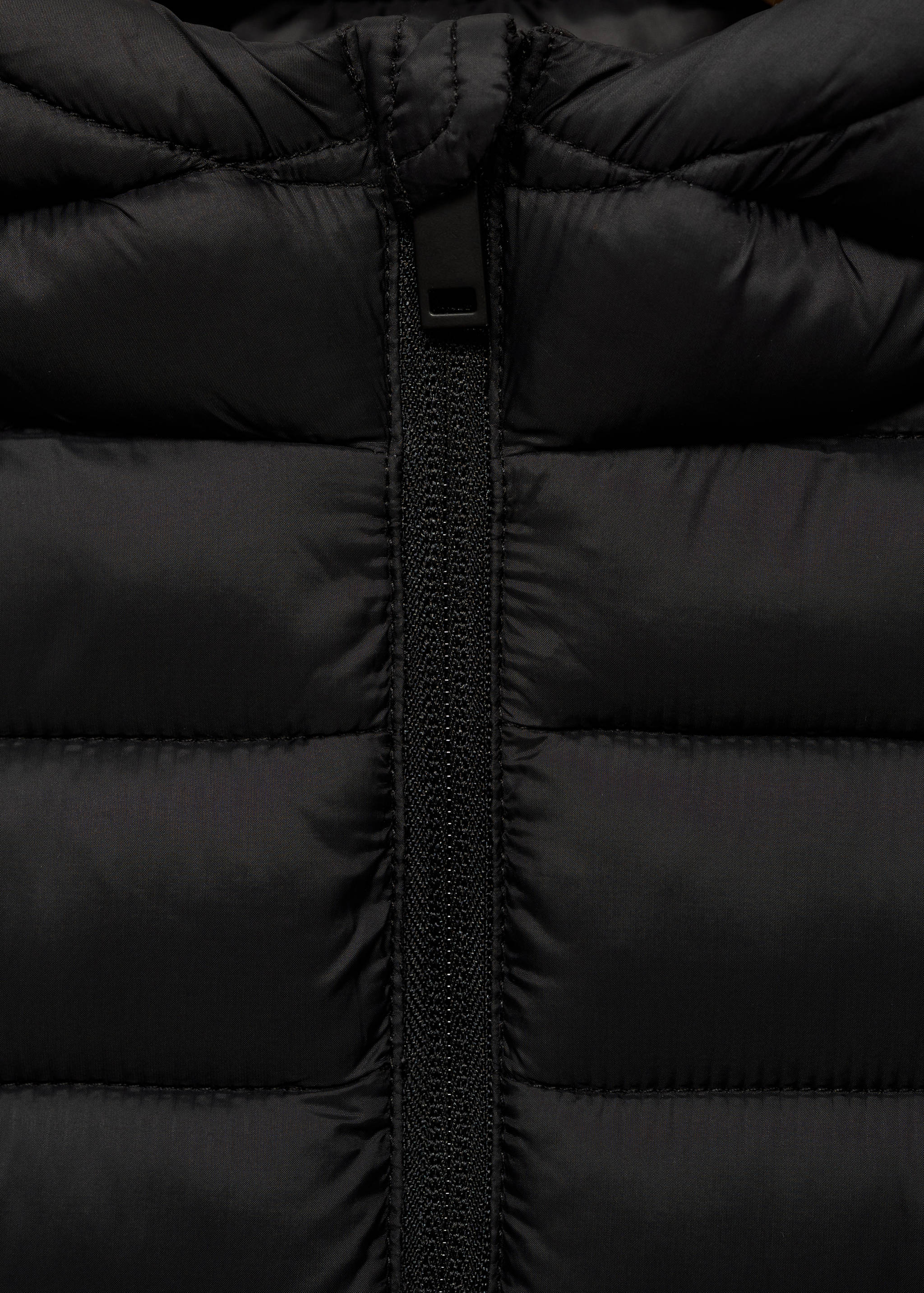 Chaleco acolchado capucha - Detalle del artículo 8