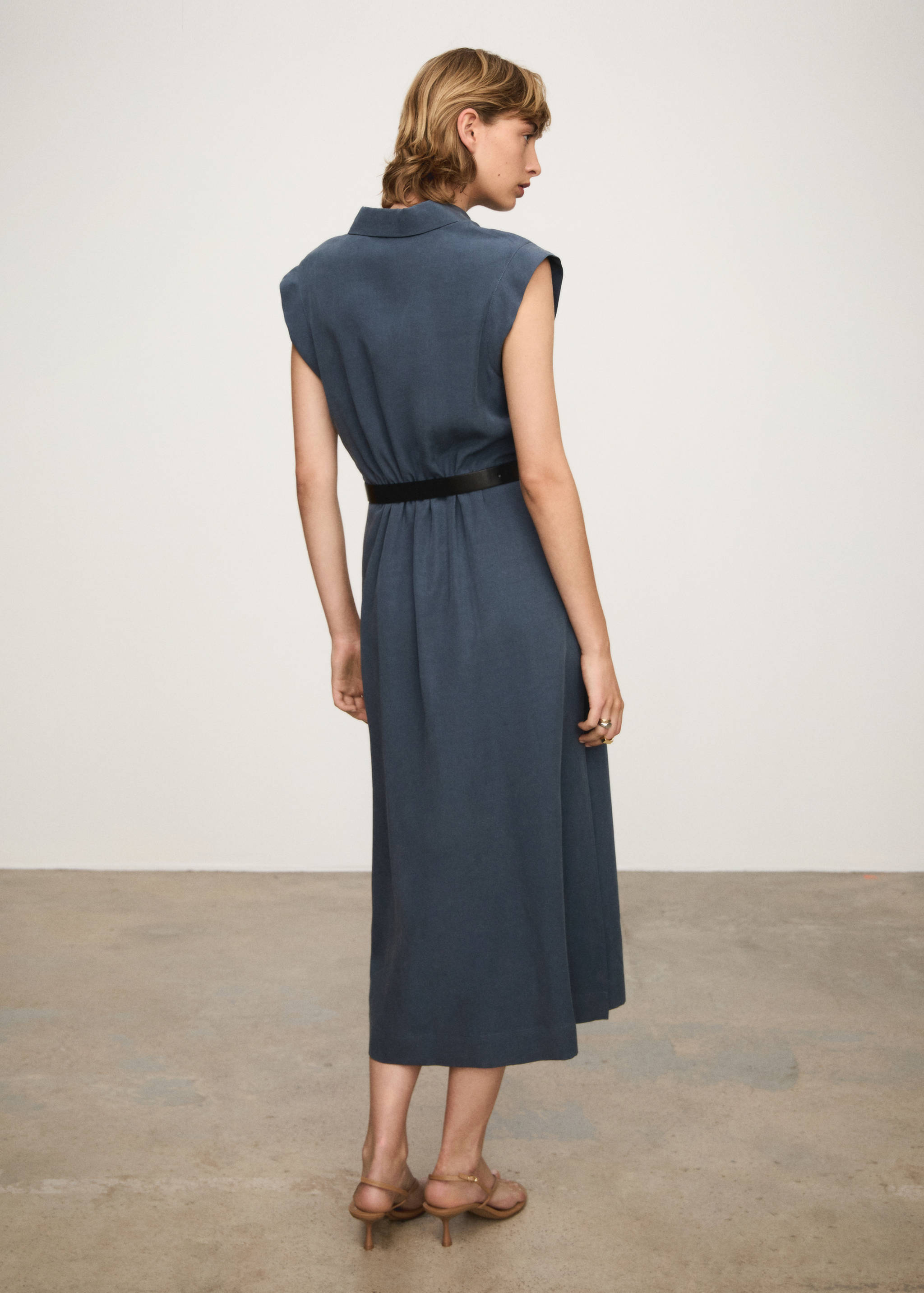 Lyocell dress with belt - Reverse of the article