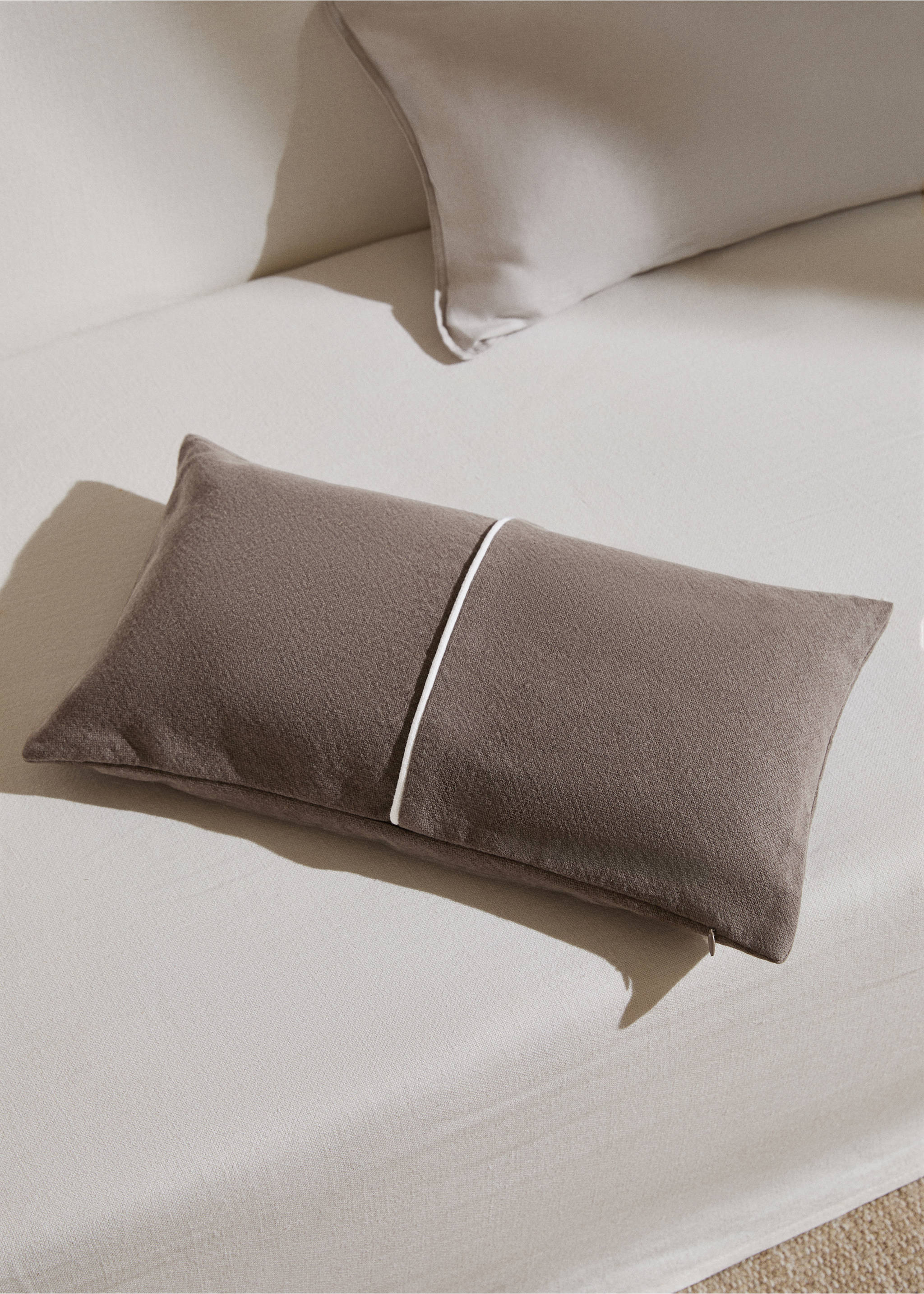 Housse de coussin lin liseré 30x50 cm - Plan général, Marron. Ref: 77013291-00.