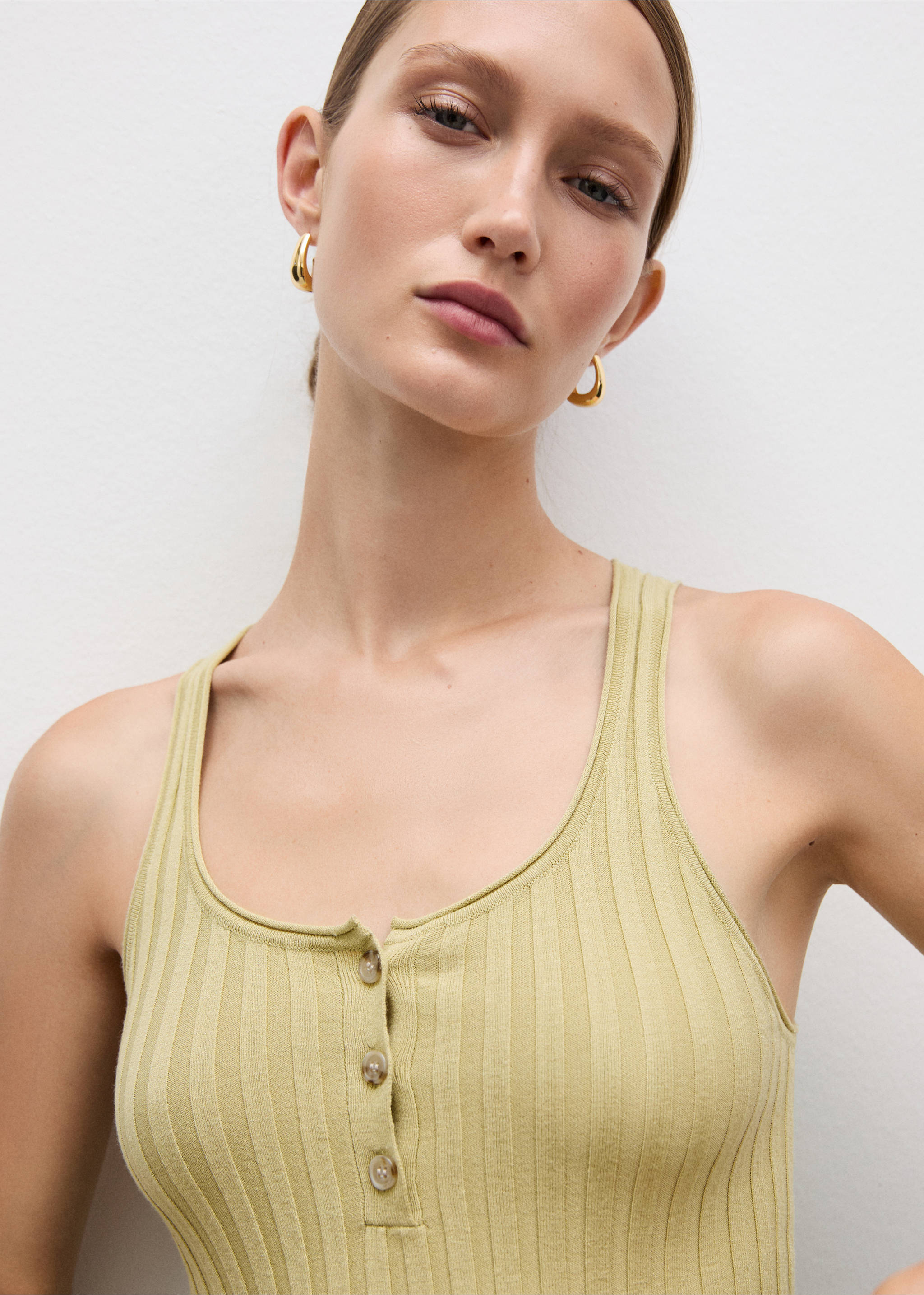 Top punto canalé - Detalle del artículo 1, Verde. Ref: 77014017-00.