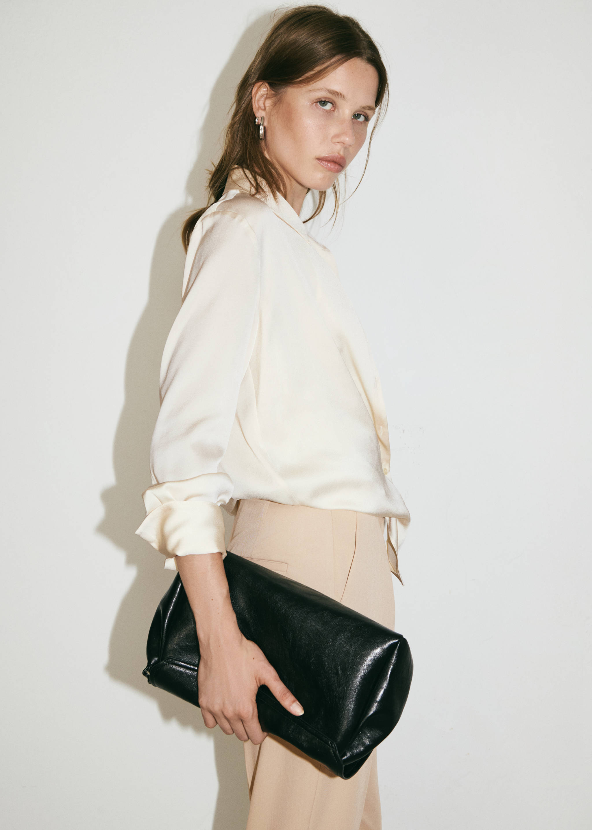 Satin finish flowy shirt - Details of the article 6