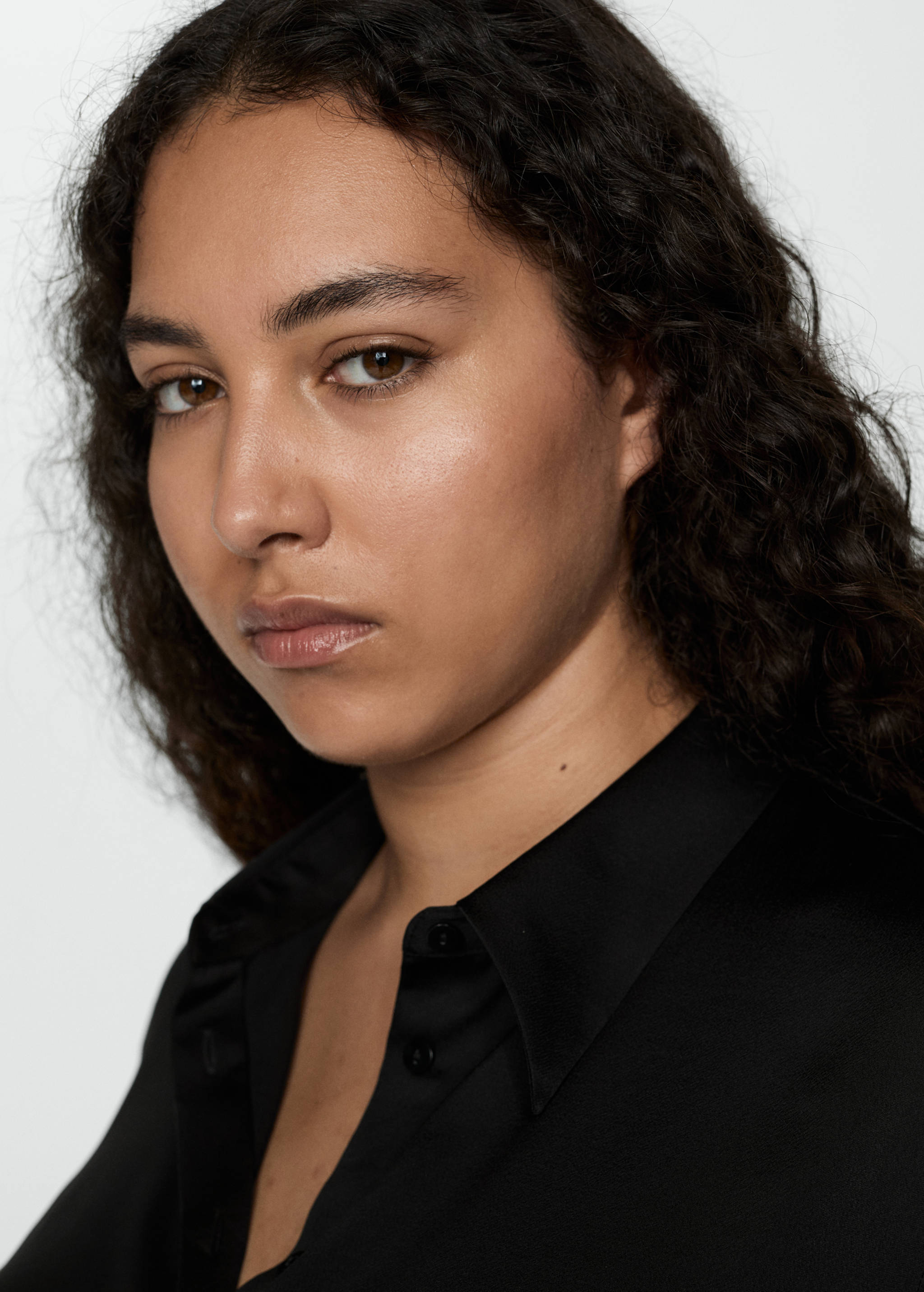 Satin finish flowy shirt - Details of the article 4