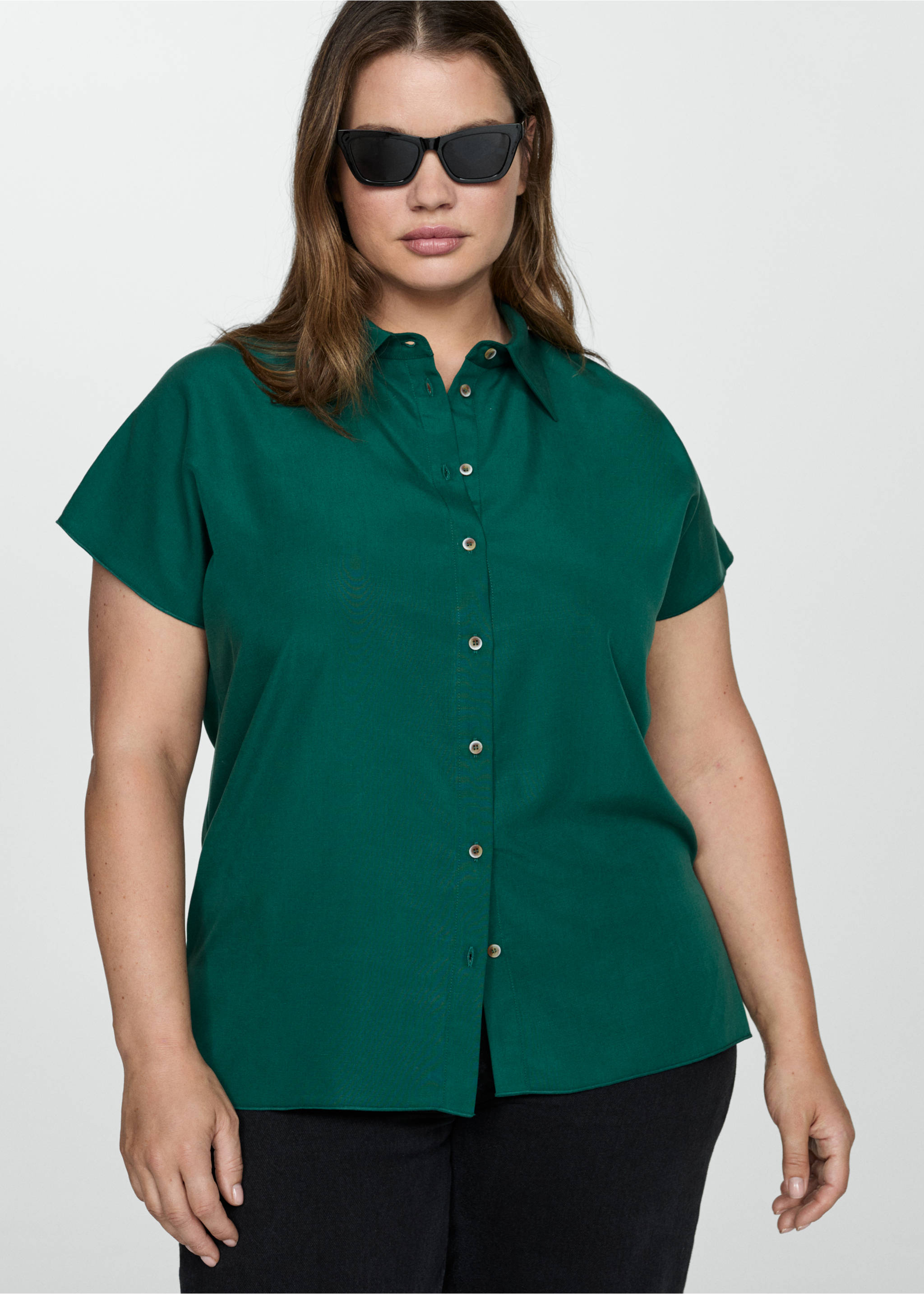 Kurzarmhemd aus Lyocell - Detail des Artikels 5, Grün. Ref: 77014034-00.