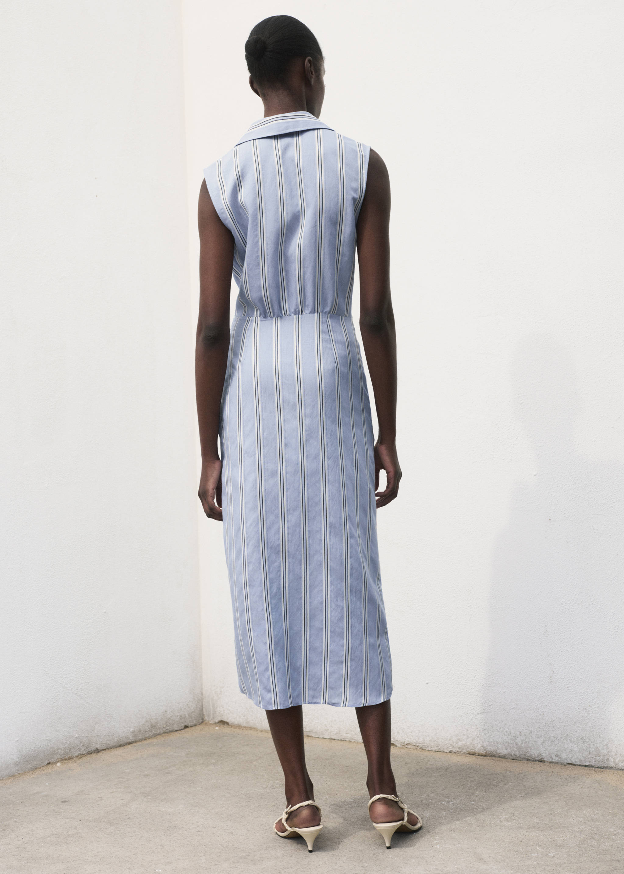 Draped shirt dress - Reverse of the article