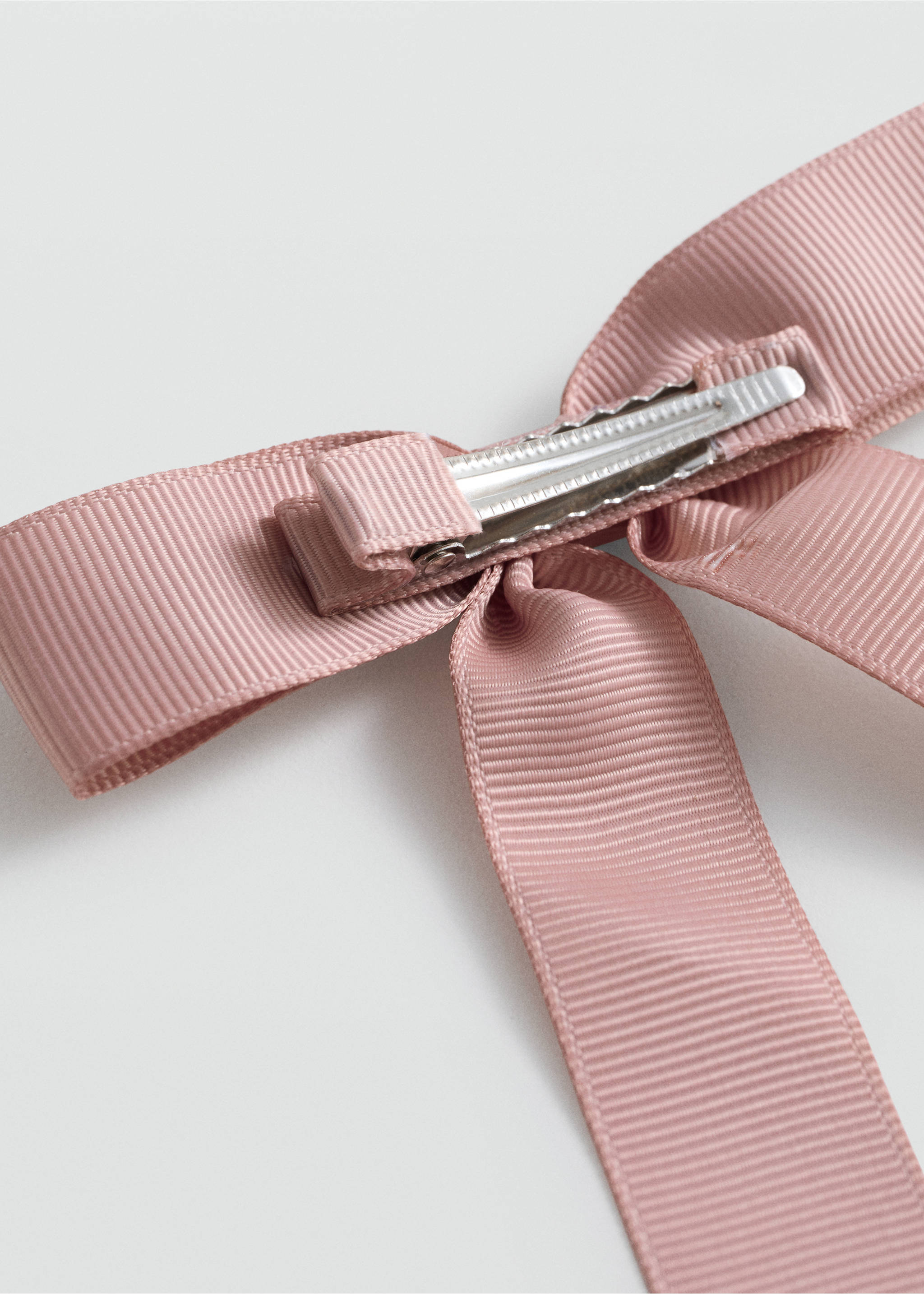 Bow hairclip - Medium plane, Pale Pink. Ref: 77014052-00.