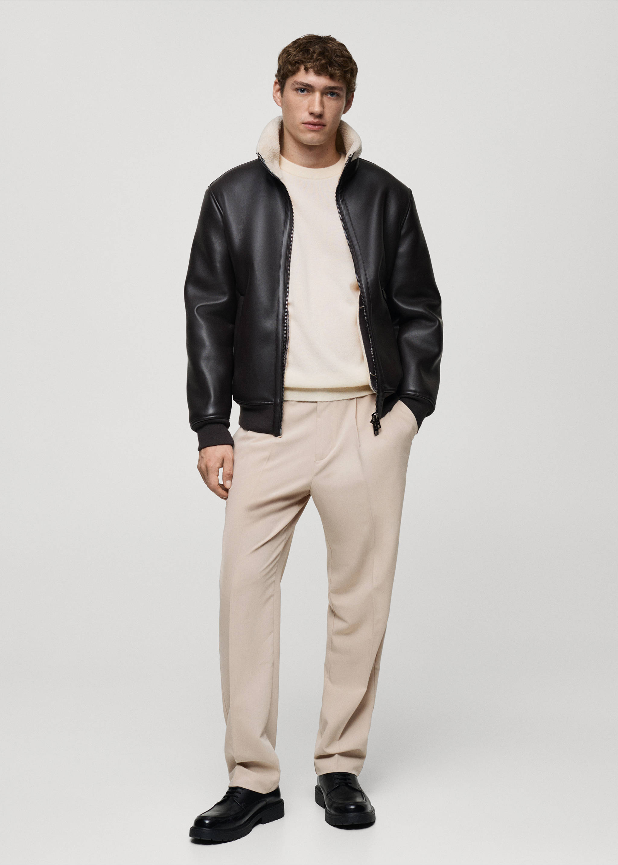 Fließende Regular Fit-Bundfaltenhose - Allgemeine Ansicht, Eisgrau. Ref: 77014437-00.