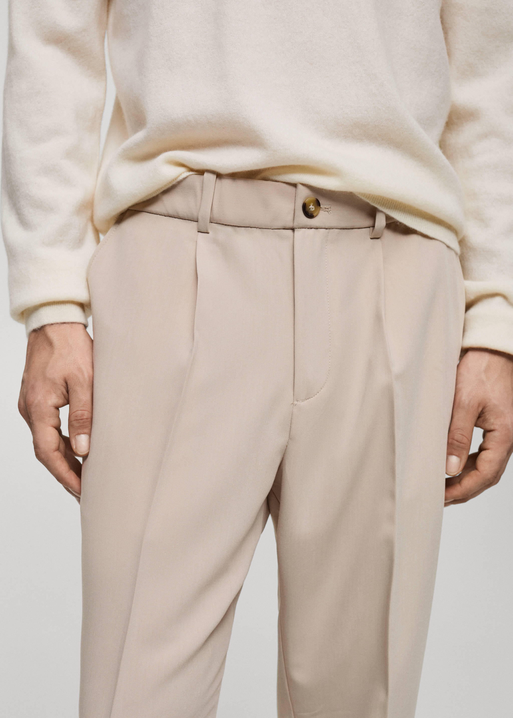 Fließende Regular Fit-Bundfaltenhose - Detail des Artikels 1