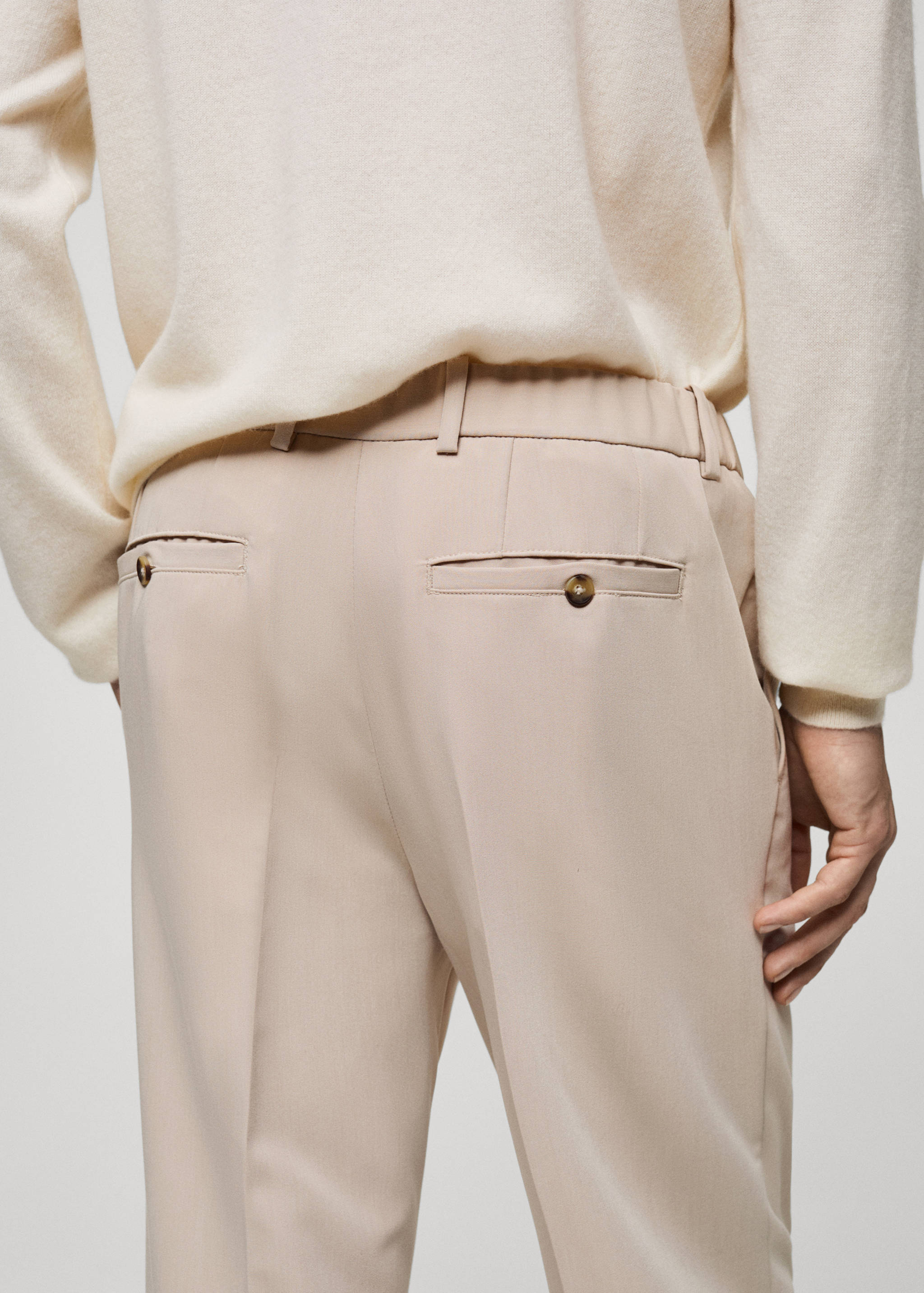 Fließende Regular Fit-Bundfaltenhose - Detail des Artikels 6