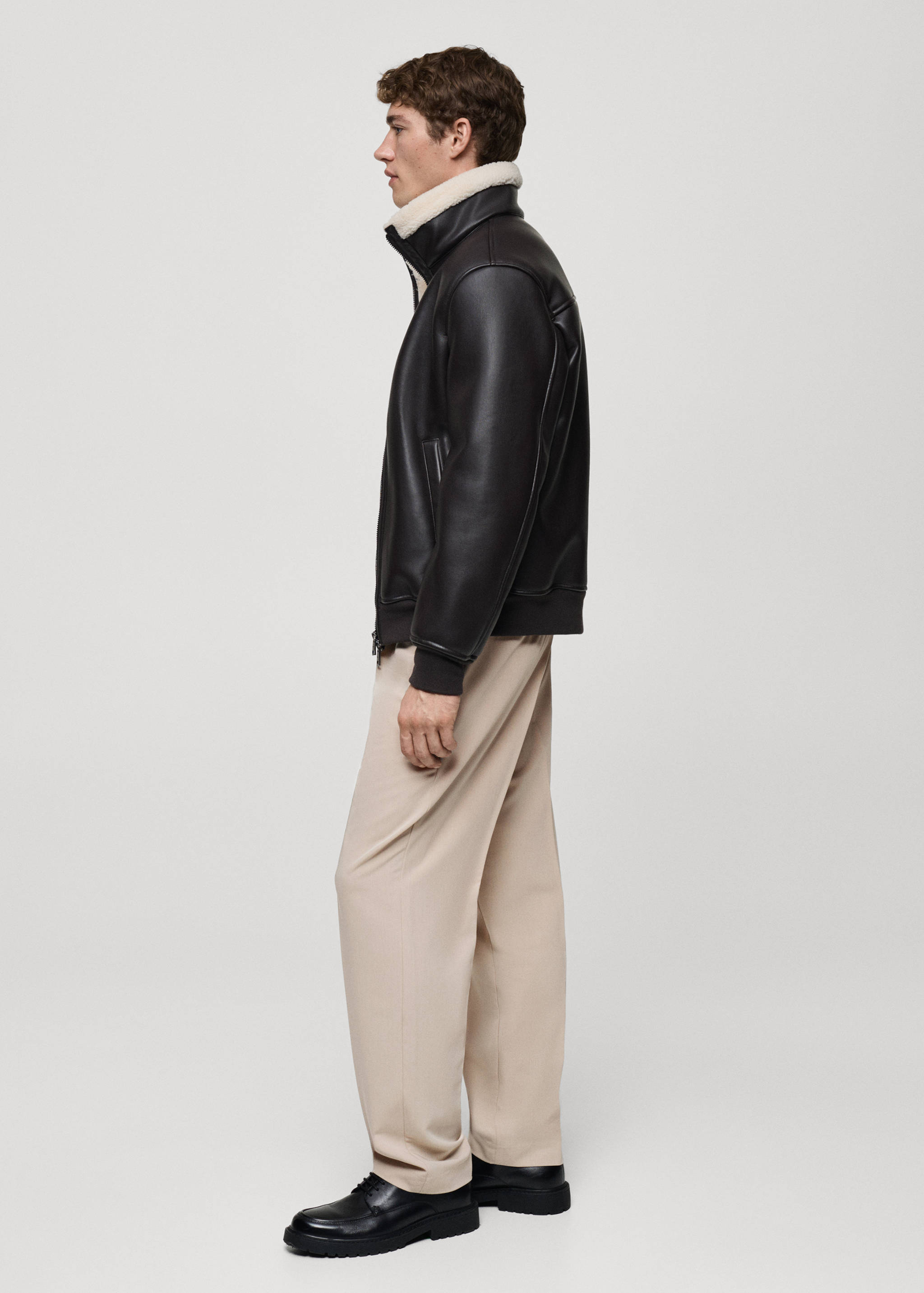 Fließende Regular Fit-Bundfaltenhose - Detail des Artikels 2