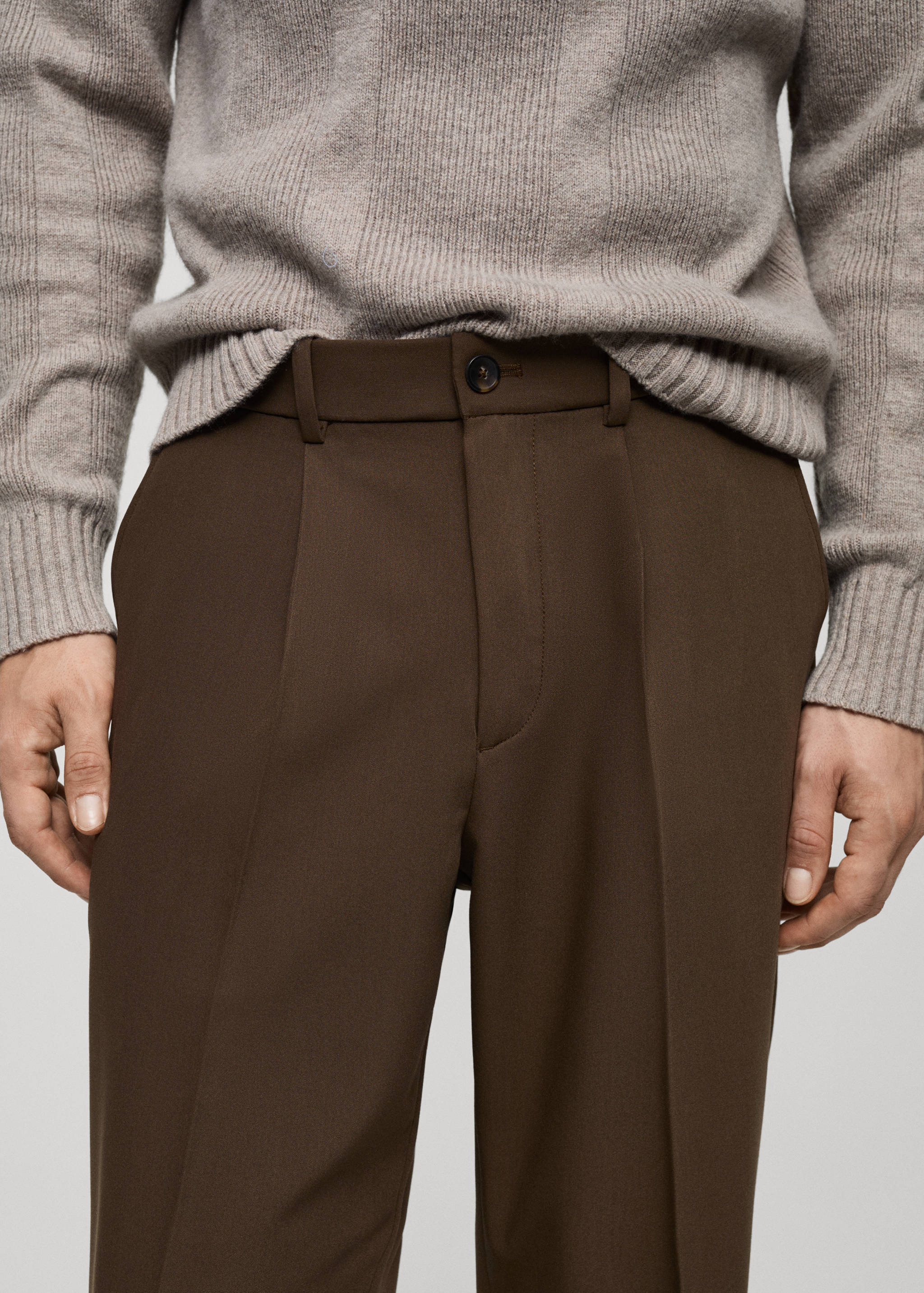 Fließende Regular Fit-Bundfaltenhose - Detail des Artikels 1