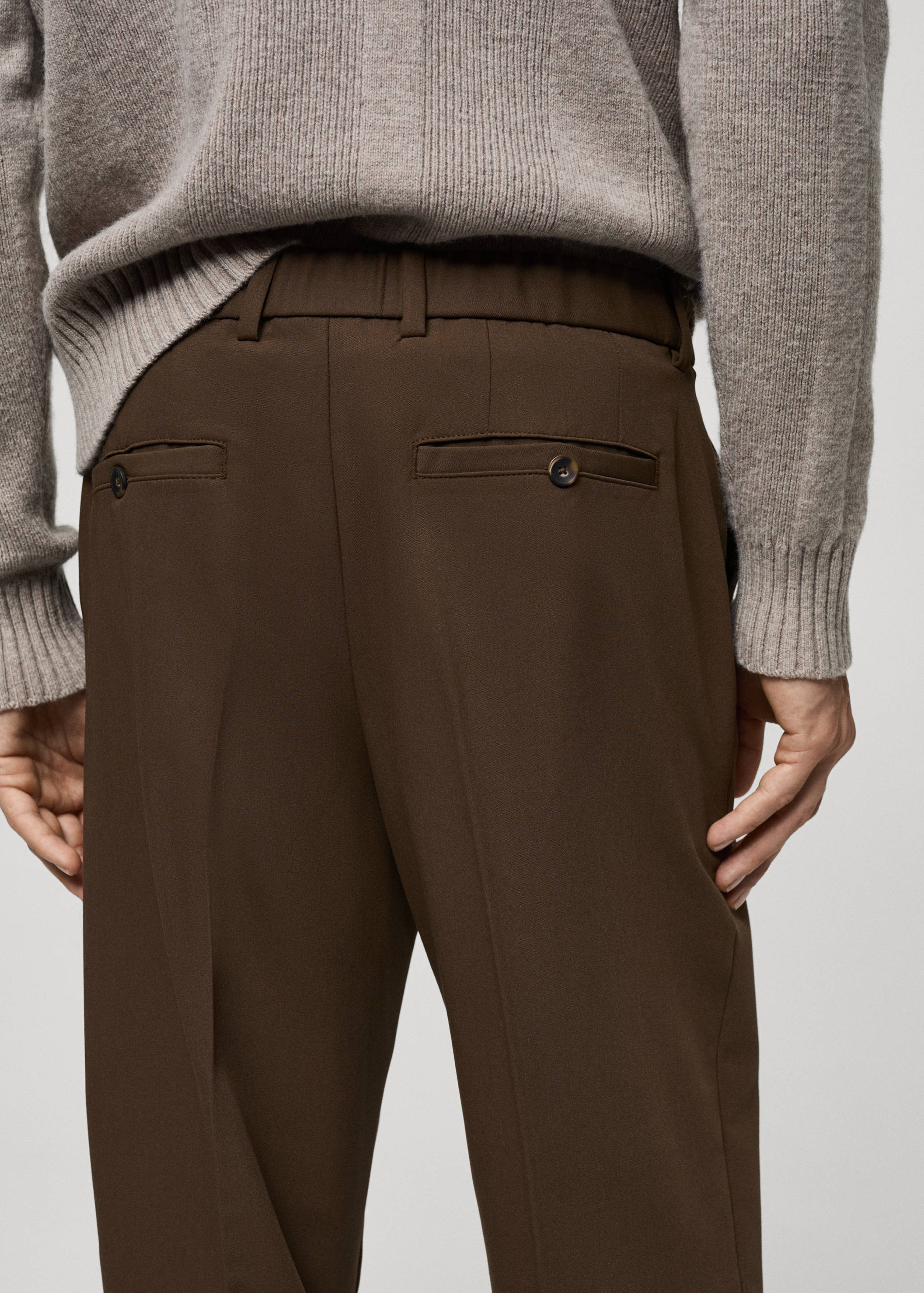 Fließende Regular Fit-Bundfaltenhose - Detail des Artikels 6