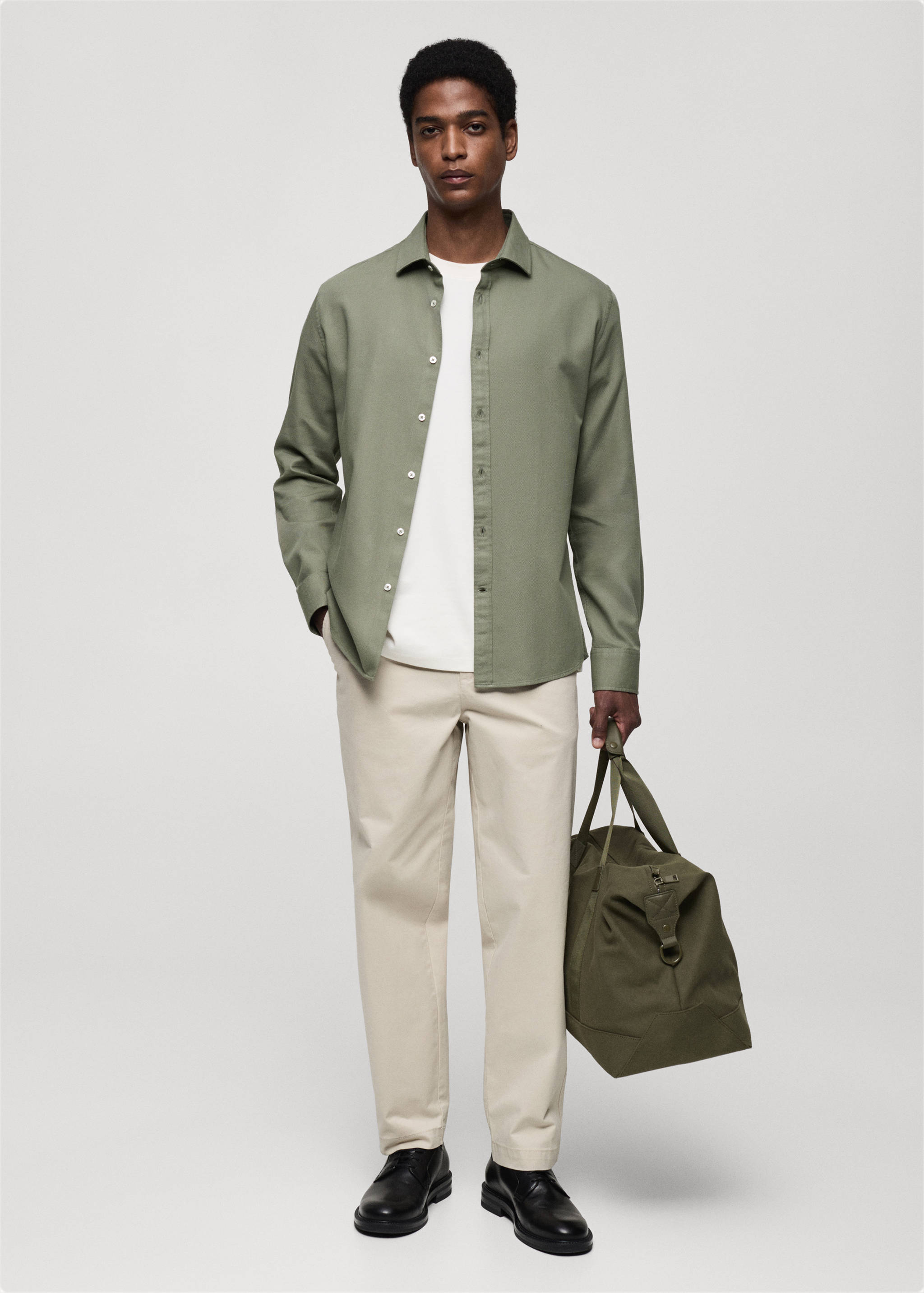 Strukturiertes Regular Fit-Hemd aus 100 % Baumwolle - Allgemeine Ansicht