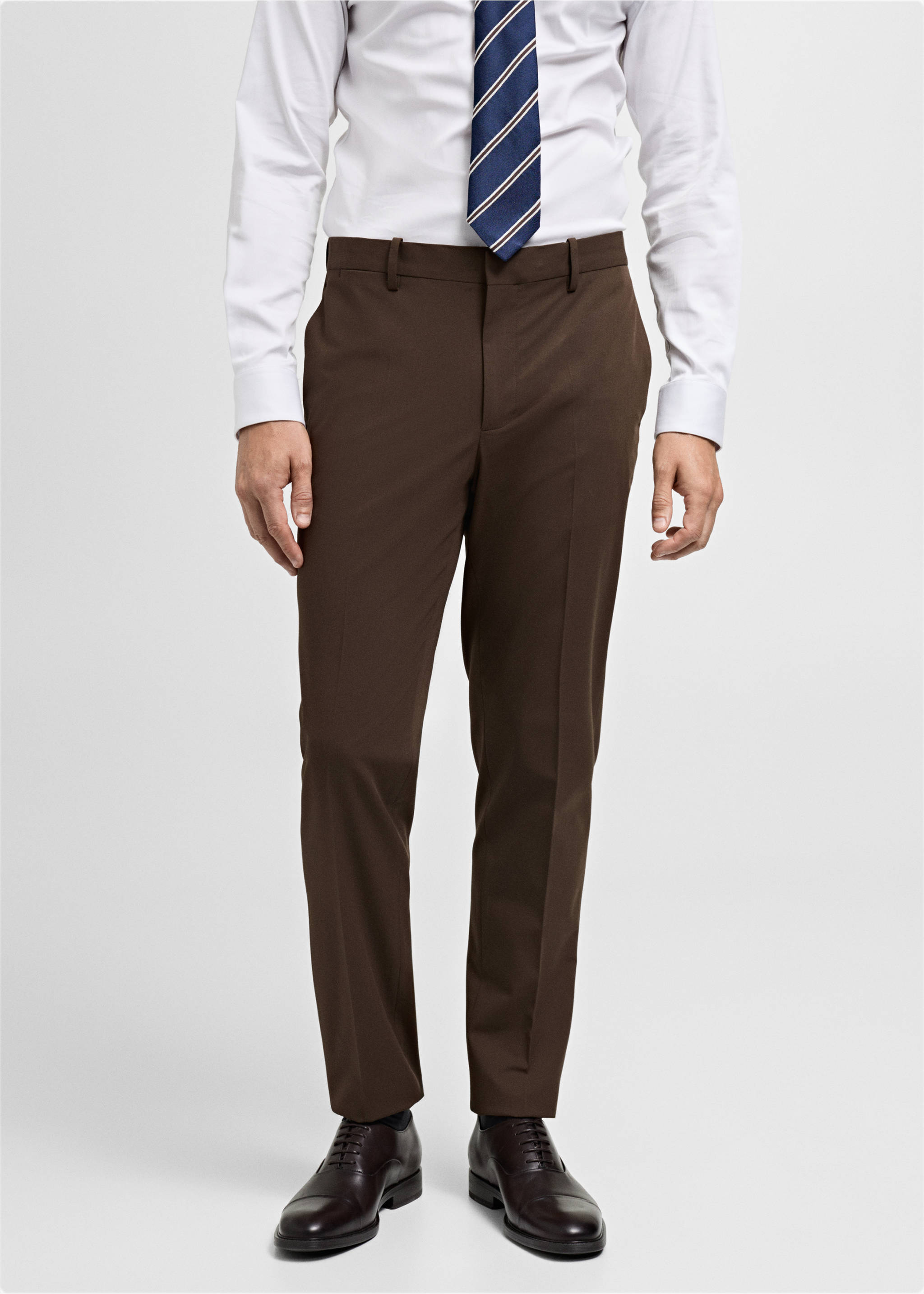 Super Slim Fit-Anzughose aus Stretchstoff - Mittlere Ansicht, Tobacco-Braun. Ref: 77014444-00.