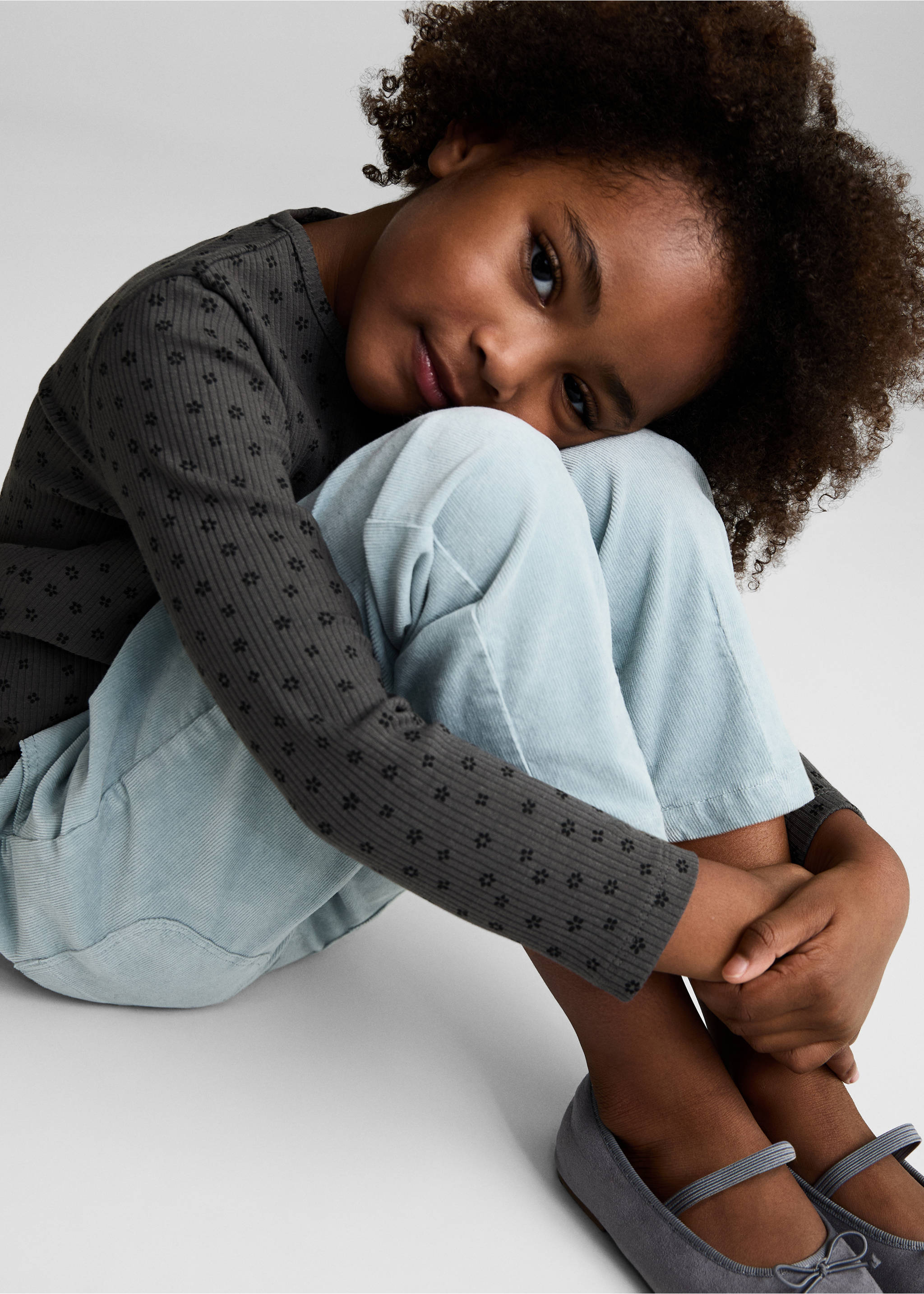 Floral print T-shirt - Details of the article 1, Charcoal. Ref: 77014454-00.