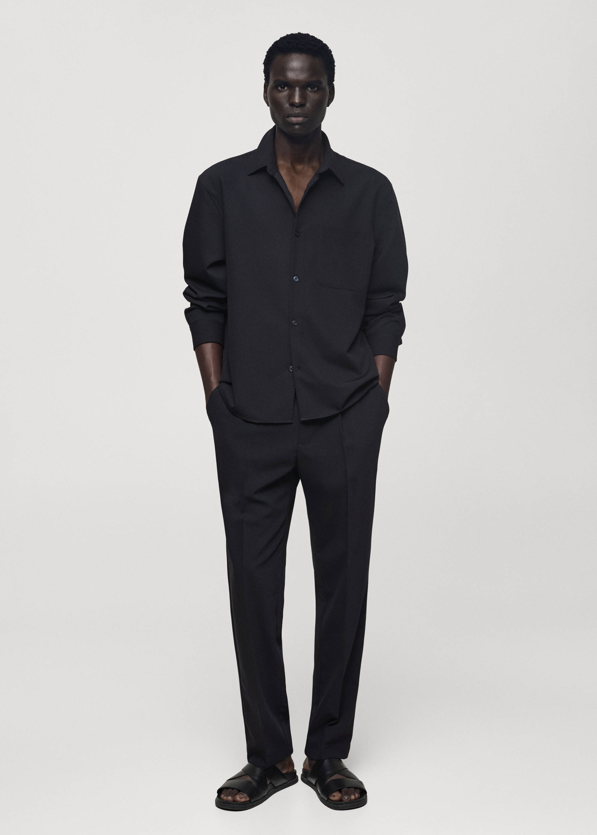 Camisa bolsillo regular fit - Plano general