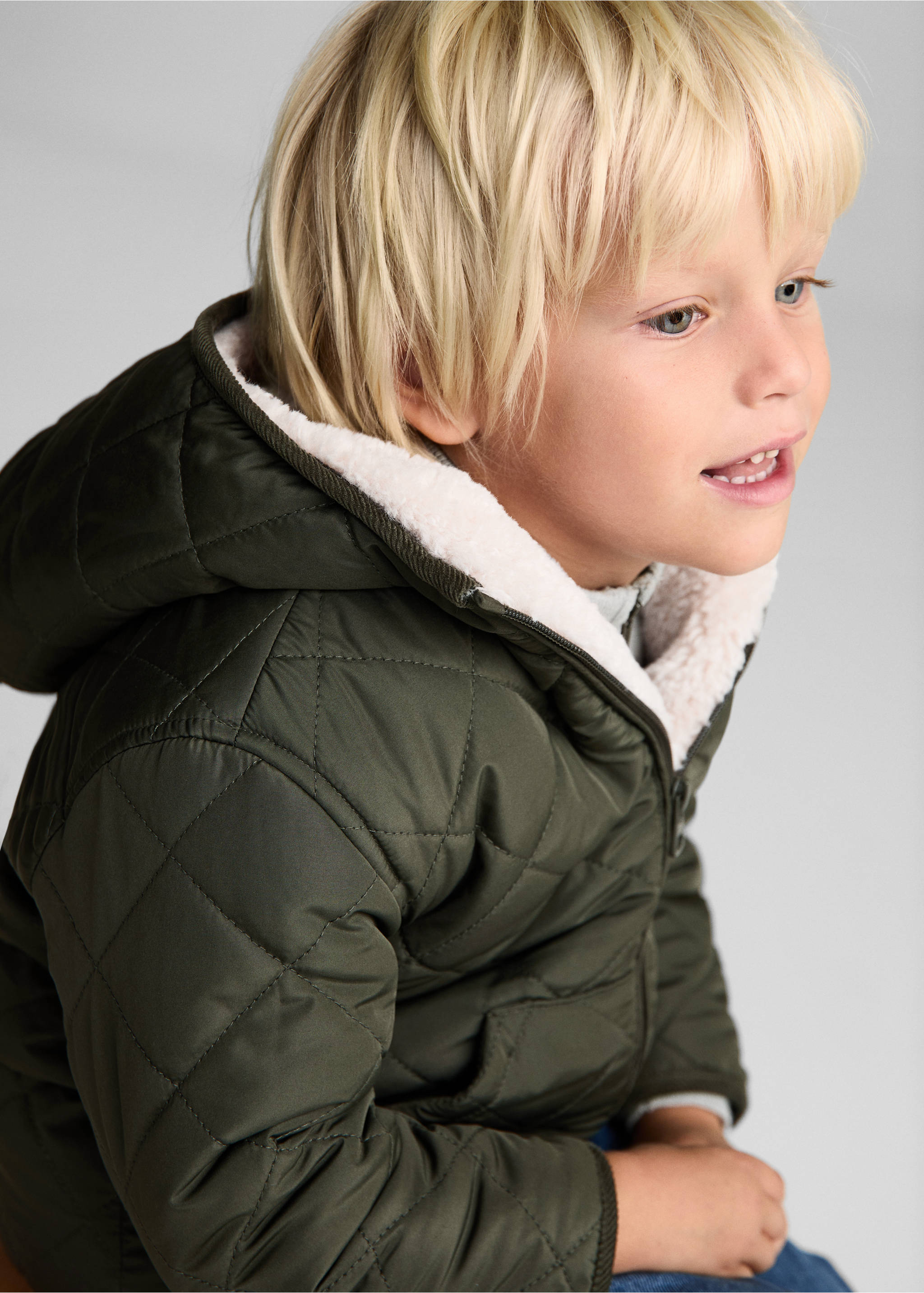 Padded anorak with shearling lining - Details of the article 1, Khaki. Ref: 77014762-00.