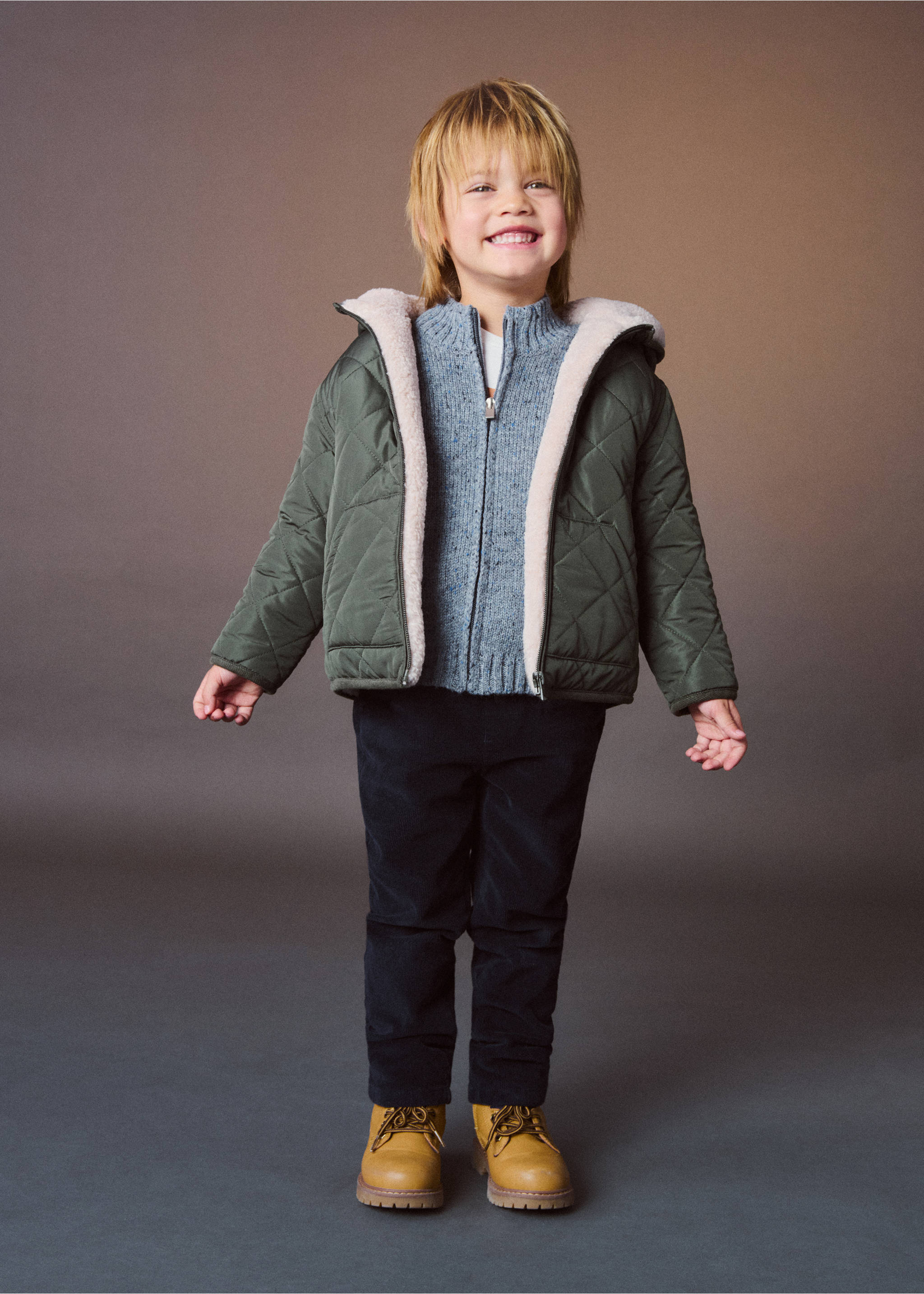 Padded anorak with shearling lining - Details of the article 5, Khaki. Ref: 77014762-00.