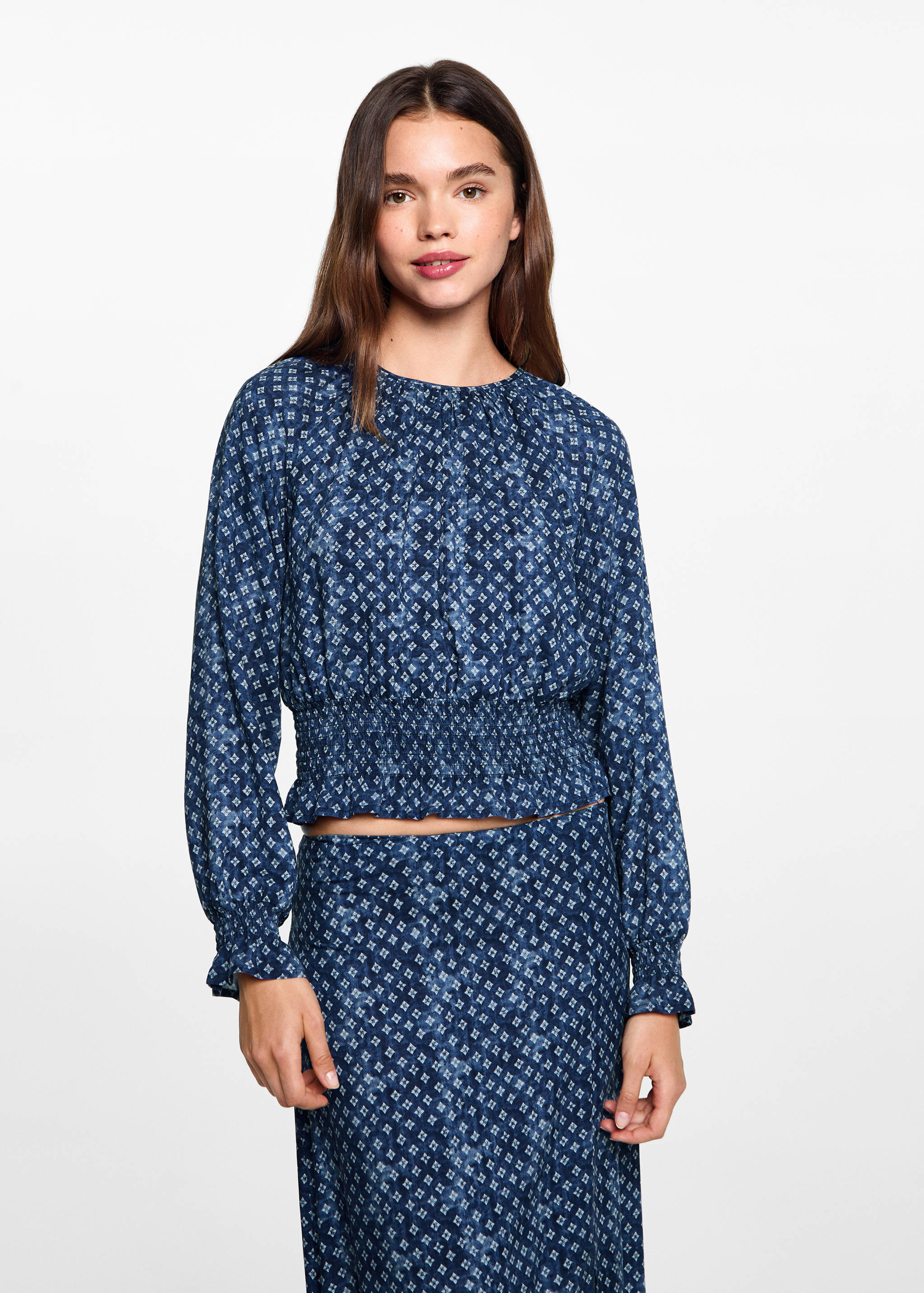 Blusa estampada fruncido - Plano medio