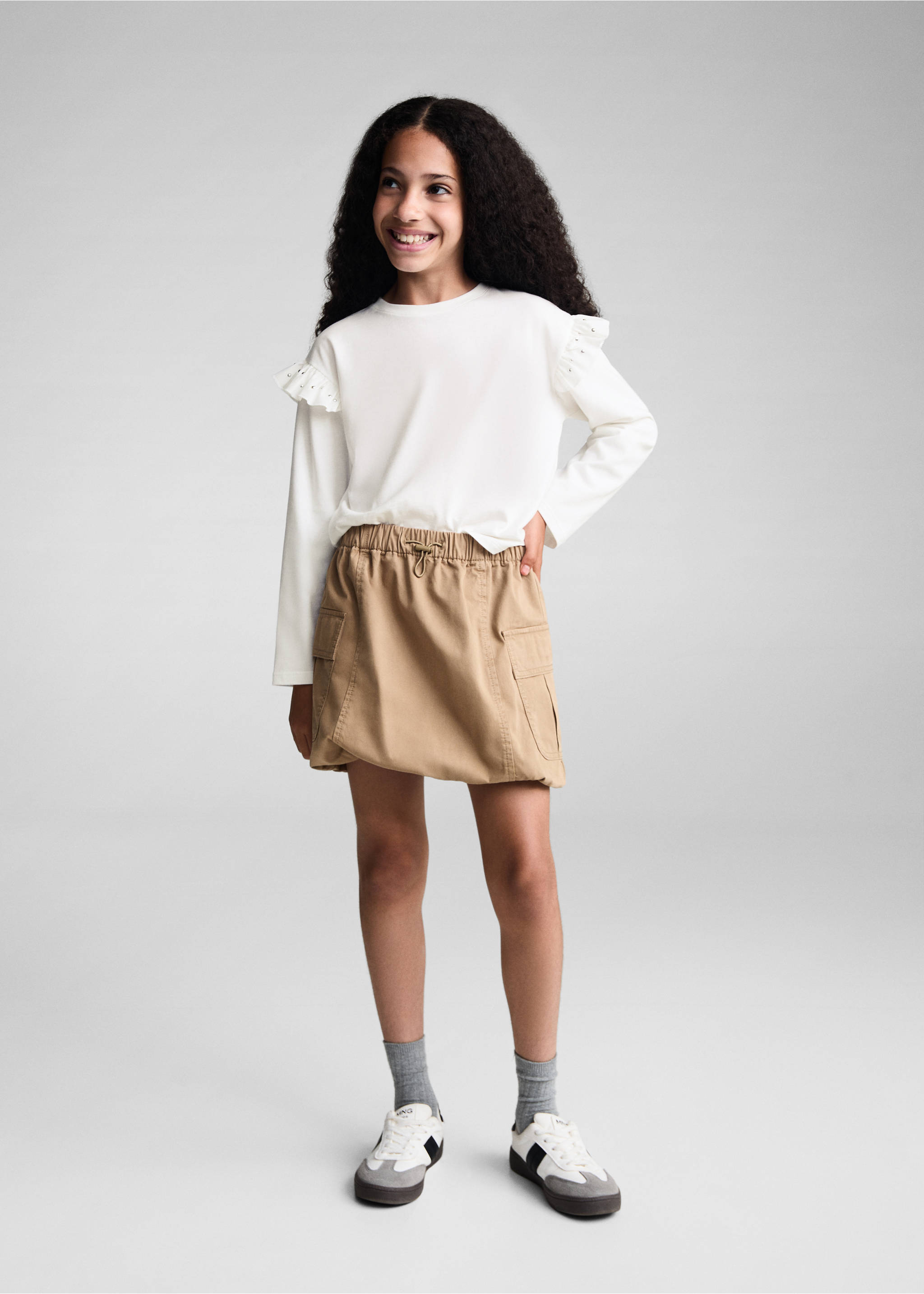 T-shirt with studded ruffles - General plane, Off White. Ref: 77014801-00.