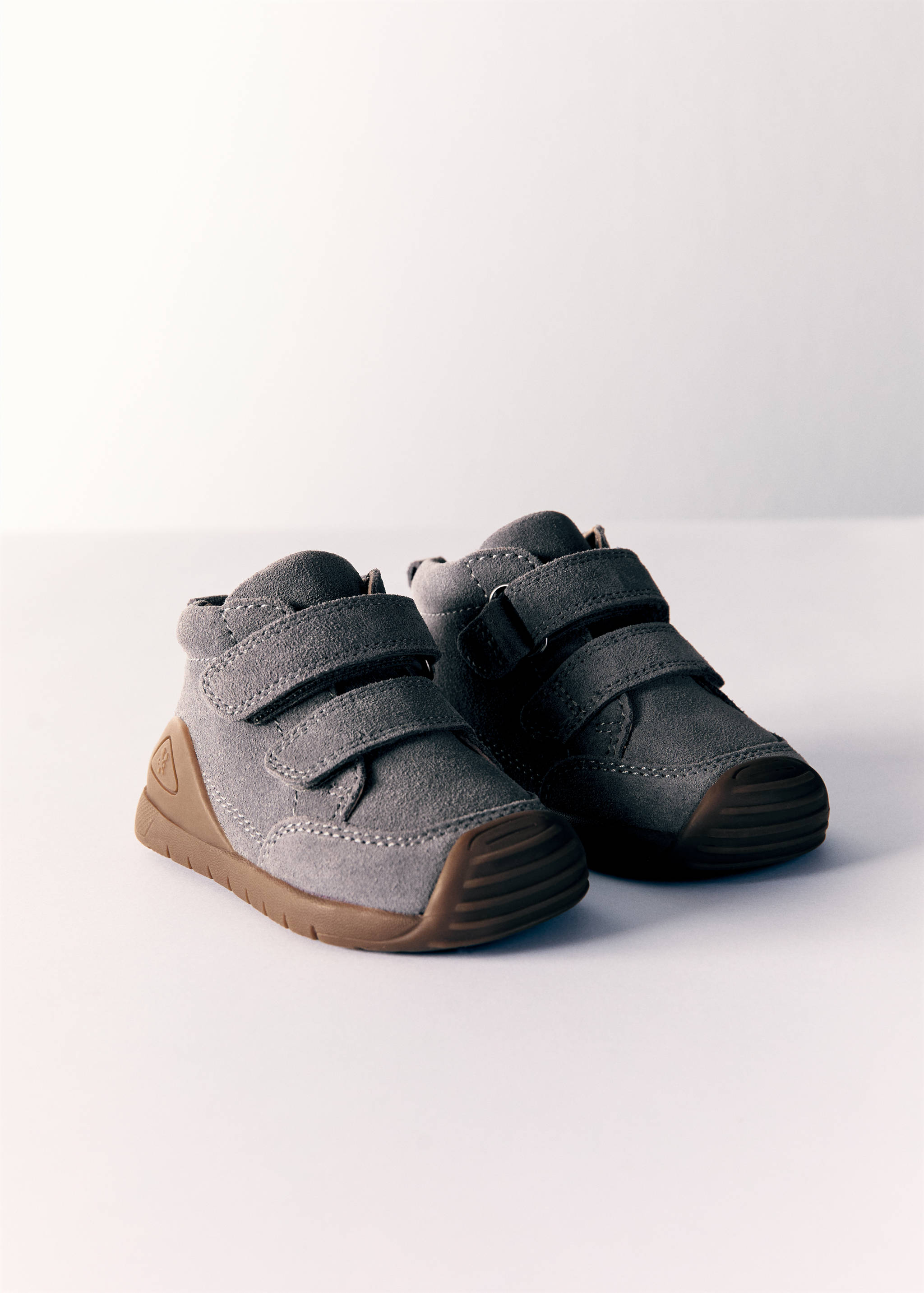 Tennis cuir biomecanics - Plan moyen