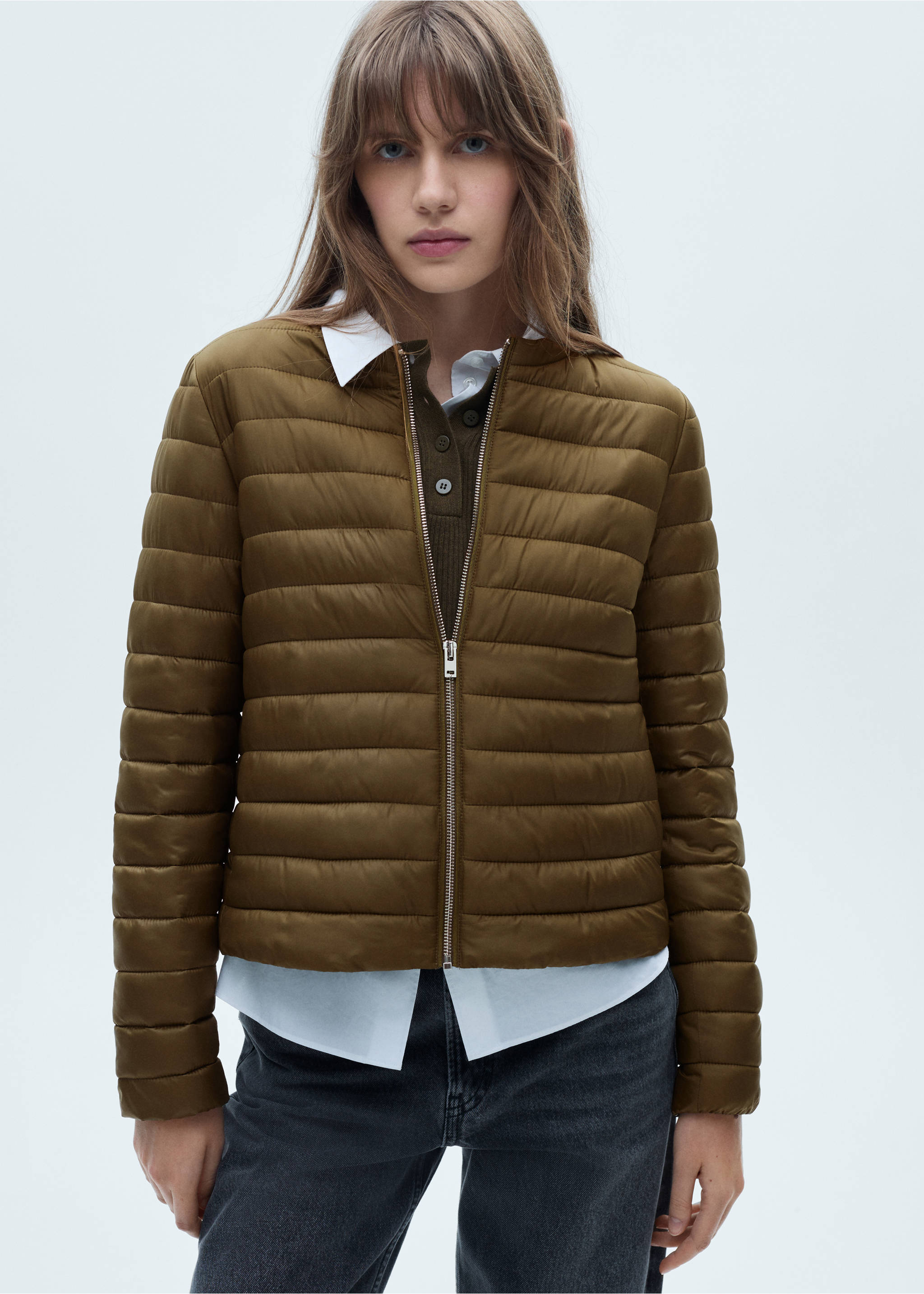 Anorak matelassé à poches - Plan moyen, Kaki. Ref: 77015636-00.