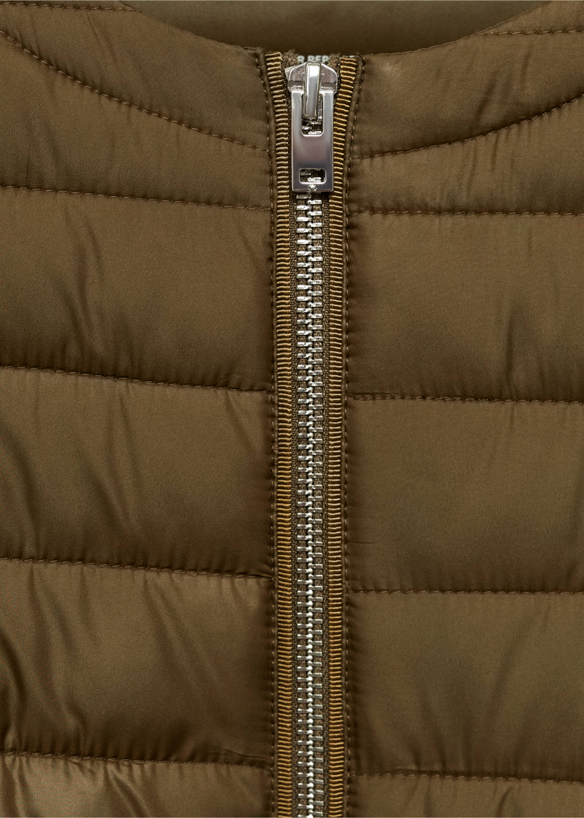 Anorak matelassé à poches - Détail de l'article 8, Kaki. Ref: 77015636-00.