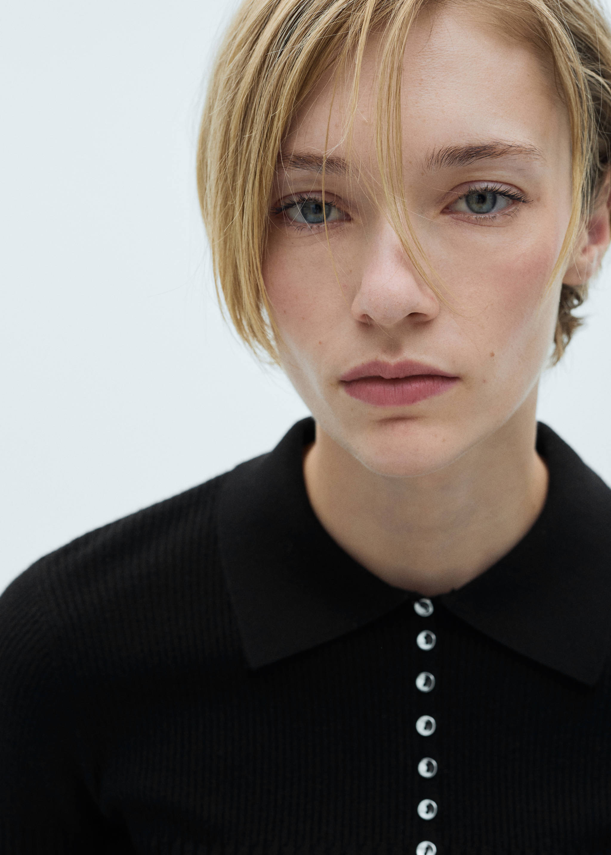 Dekorativa knappar tröja - Detaljer om artikeln 1