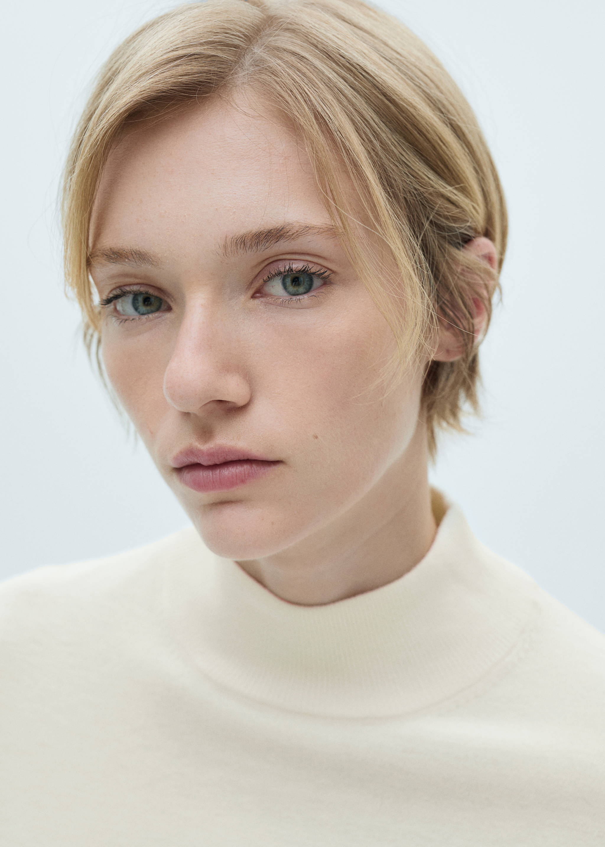 Knitted sweater with perkins neck - Details of the article 1