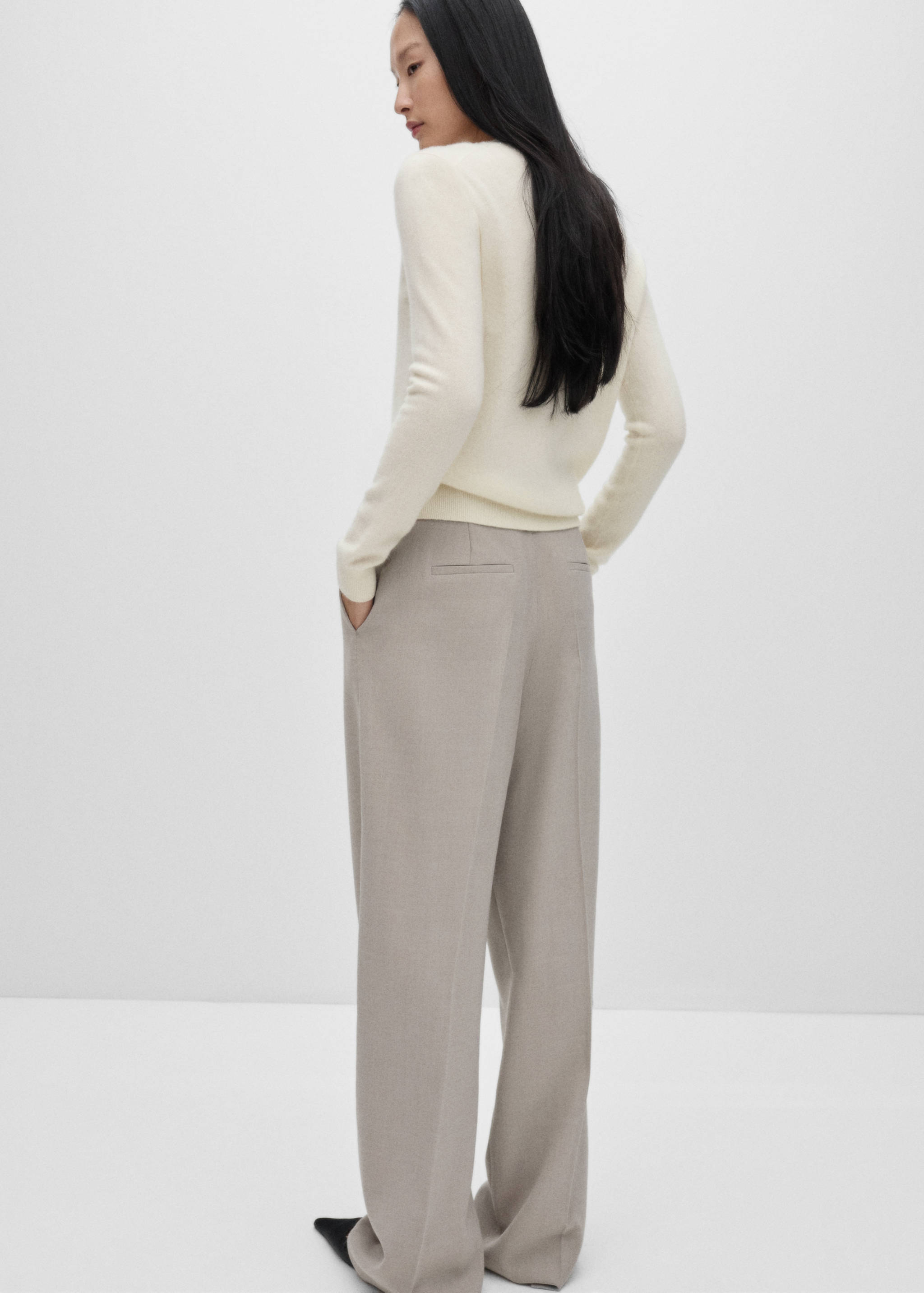 100% cashmere sweater - Reverse of the article