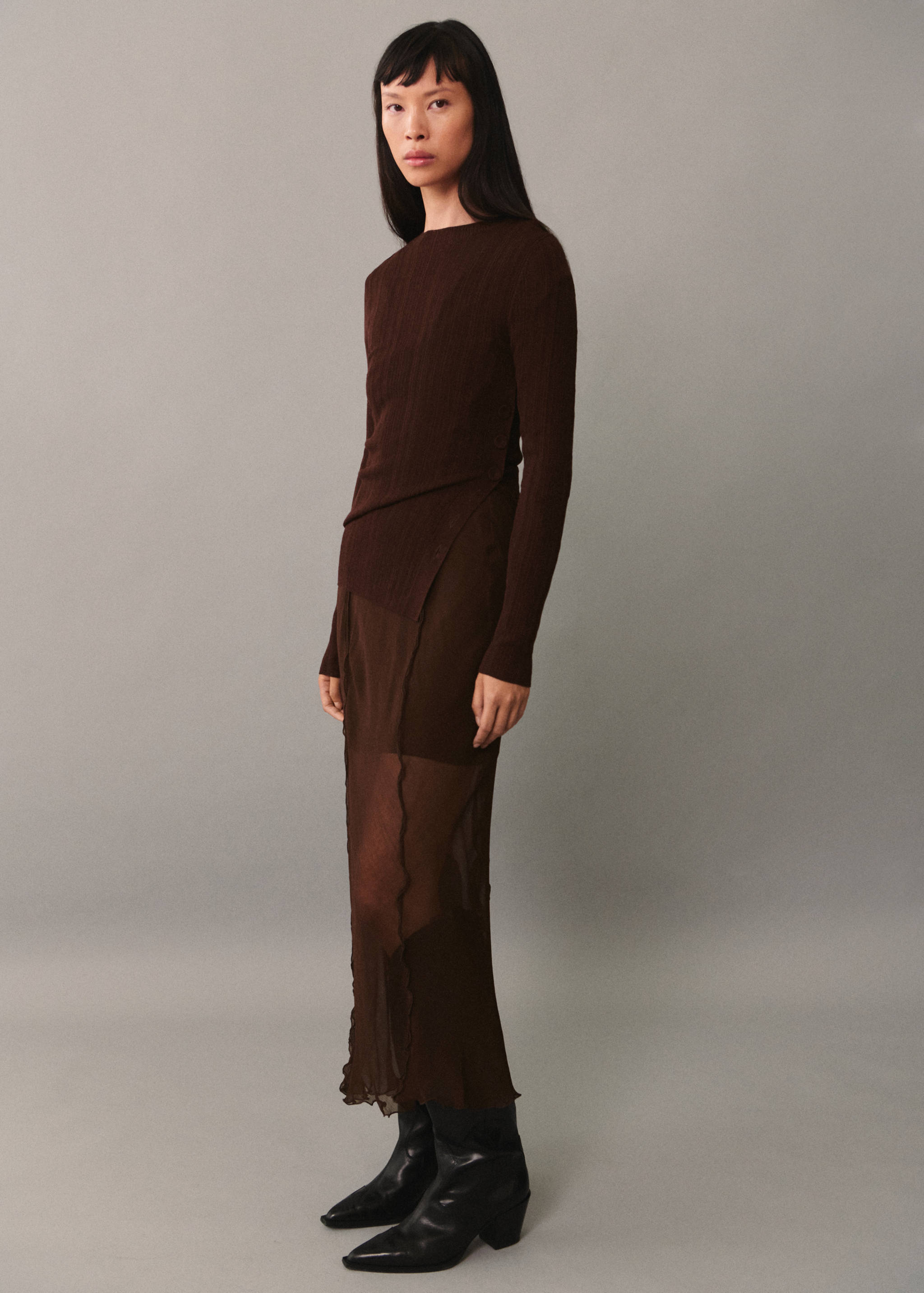 Halbdurchsichtiges T-Shirt mit Knopfdetails - Allgemeine Ansicht