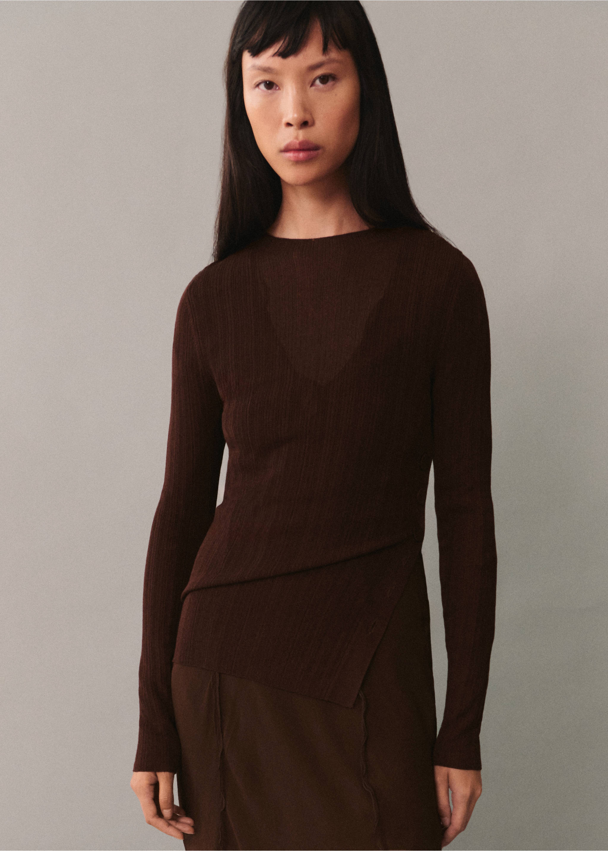 Semi-transparent t-shirt with button detail - Medium plane, Chocolate. Ref: 77015657-00.