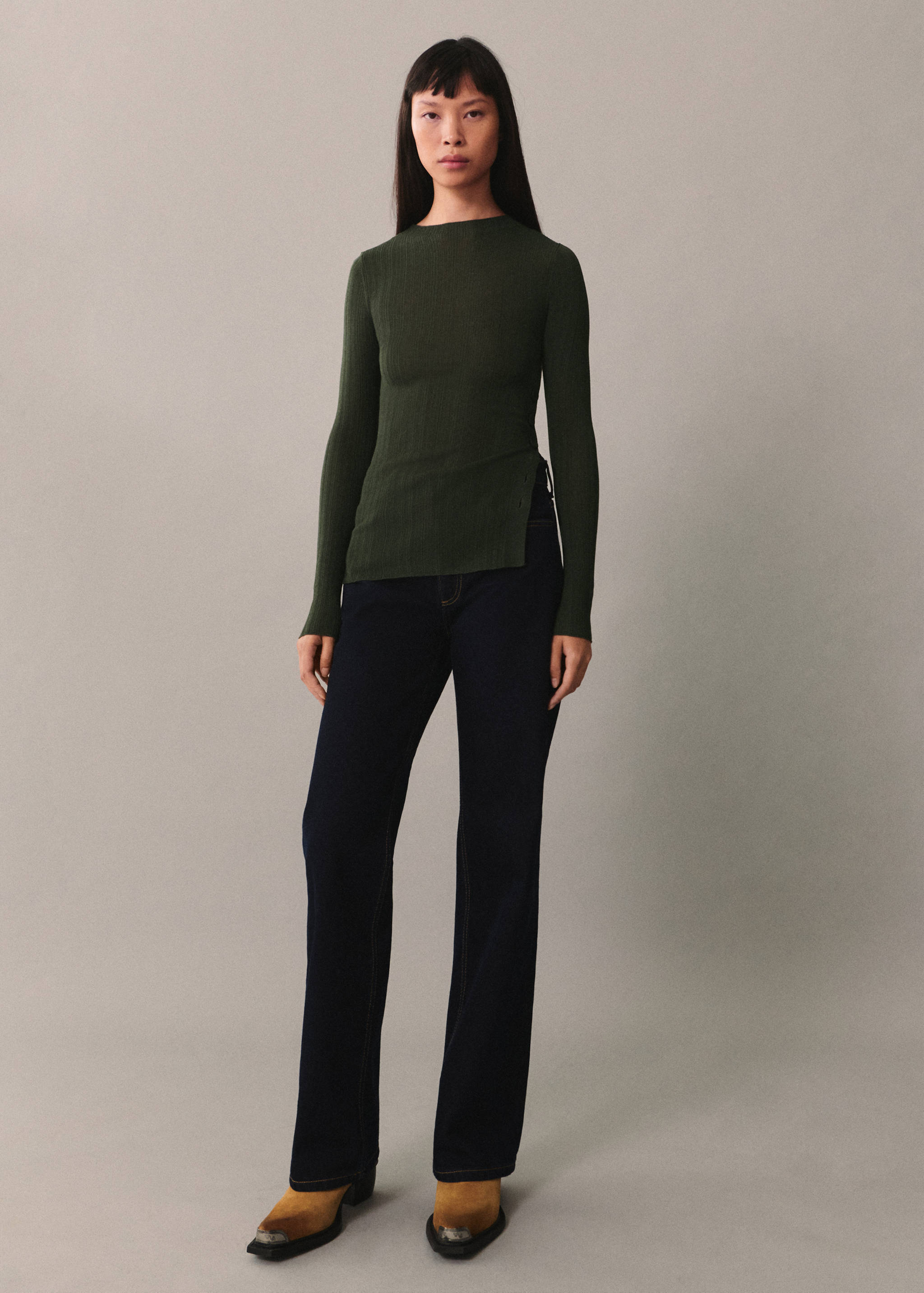 Camiseta semitransparente detalle botones - Plano general