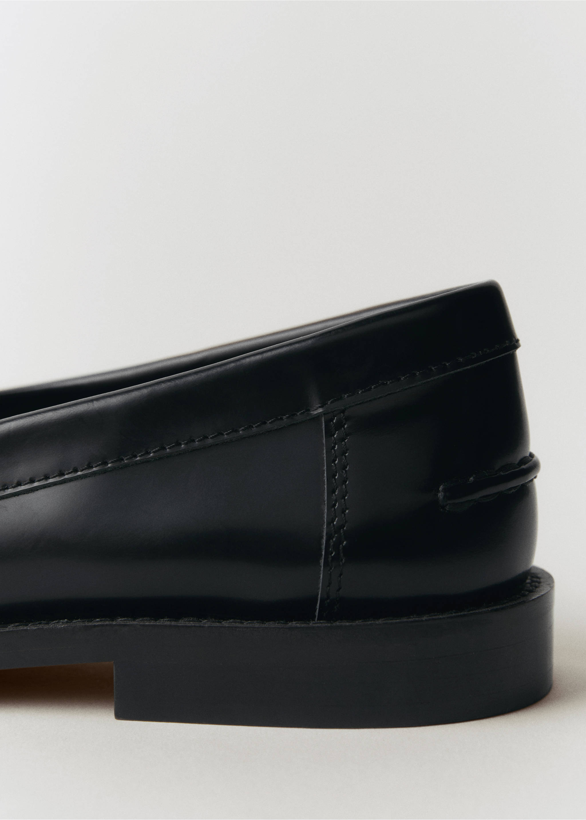 Two-tone leather loafers - Details of the article 1, Black. Ref: 77015666-00.