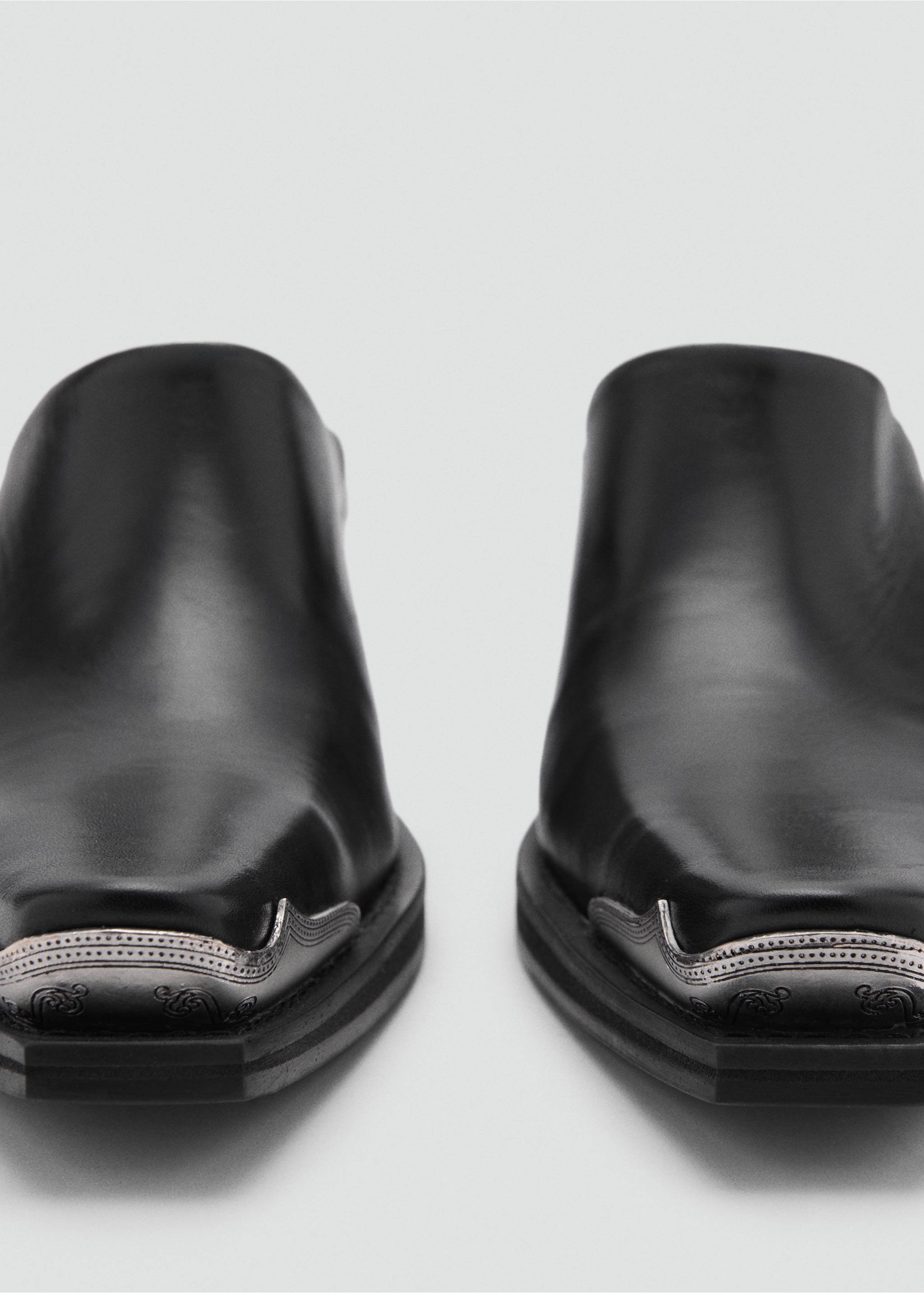 Leather shoes with metallic toe - Details of the article 1, Black. Ref: 77015668-00.