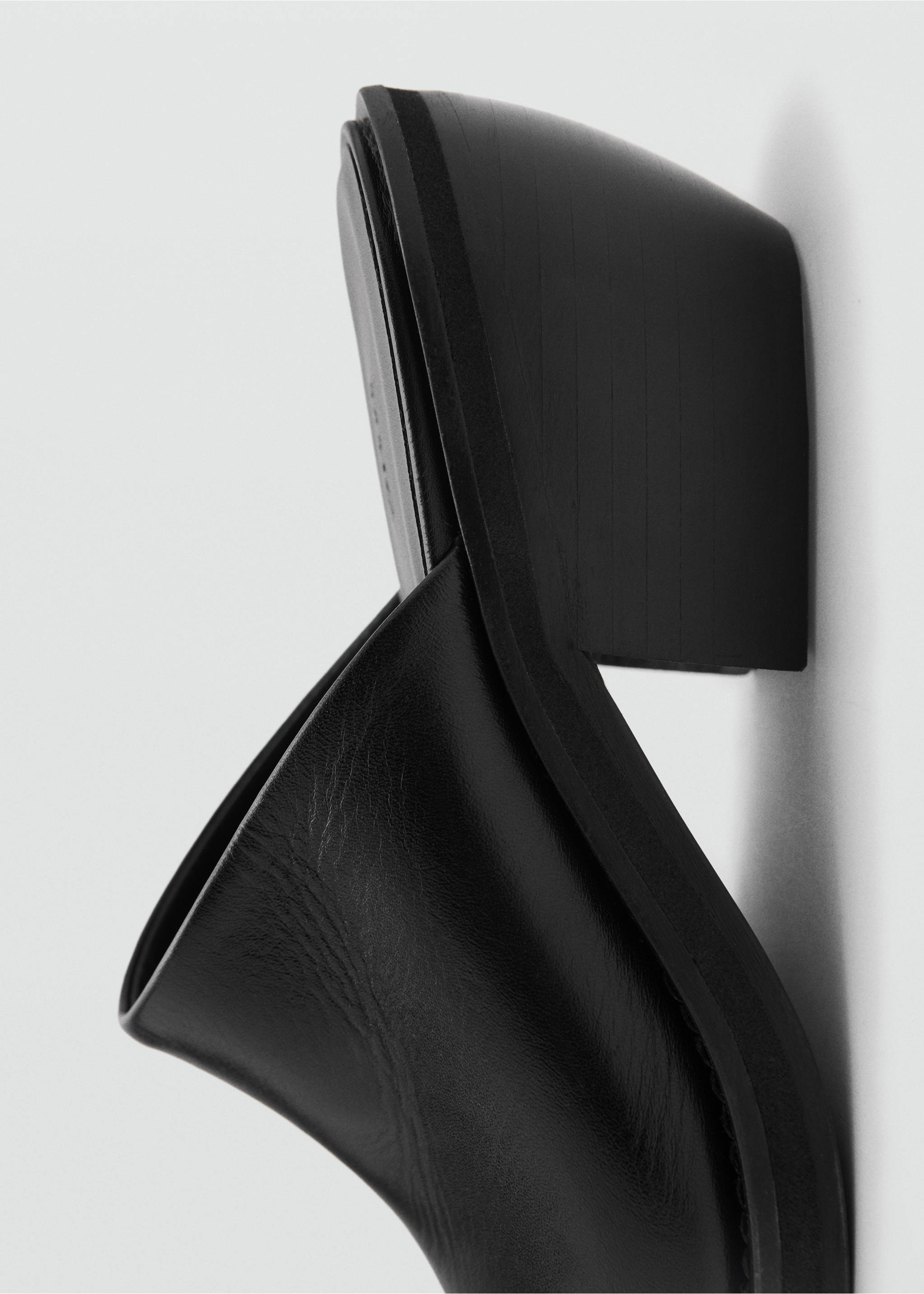Leather shoes with metallic toe - Details of the article 2, Black. Ref: 77015668-00.