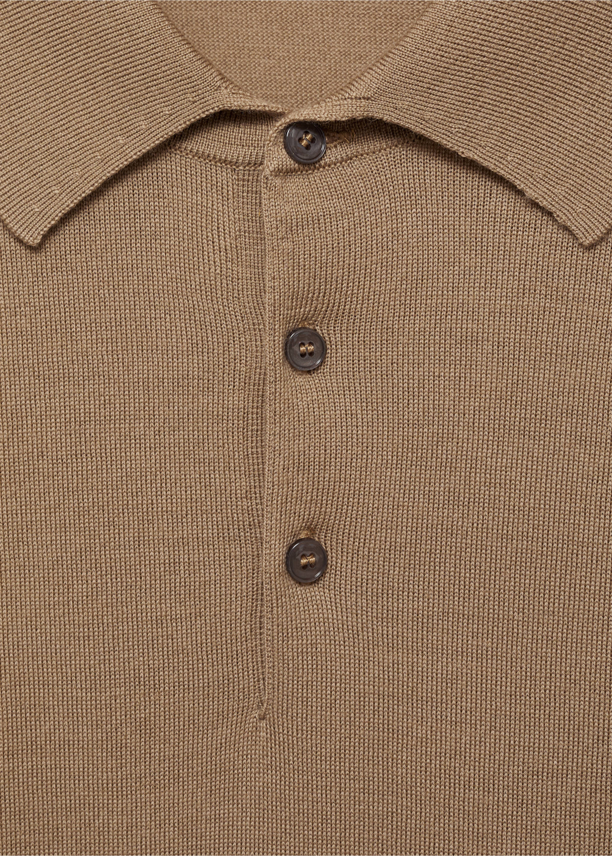 100% merino wool long-sleeved polo shirt - Details of the article 8, Sand. Ref: 77015976-00.