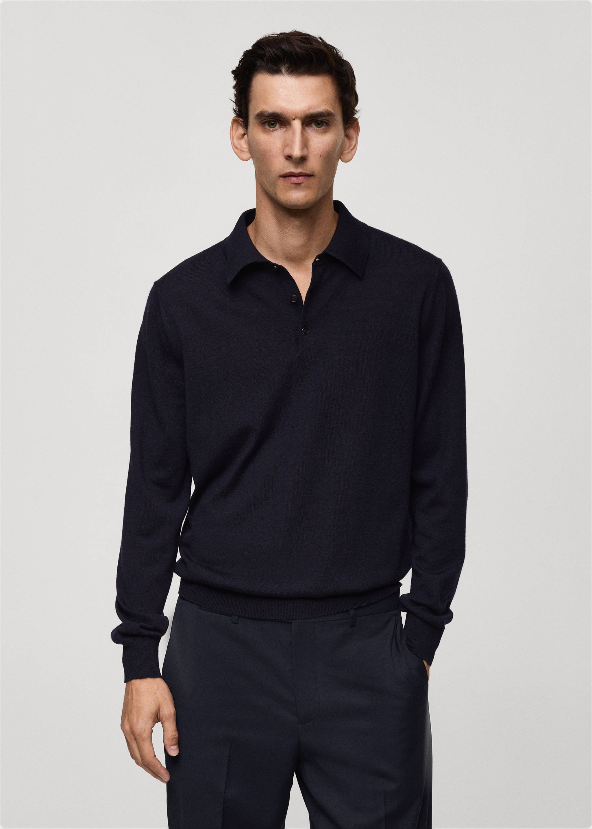 Langärmliges Poloshirt aus 100 % Merinowolle - Mittlere Ansicht, Dunkles Marineblau. Ref: 77015976-00.