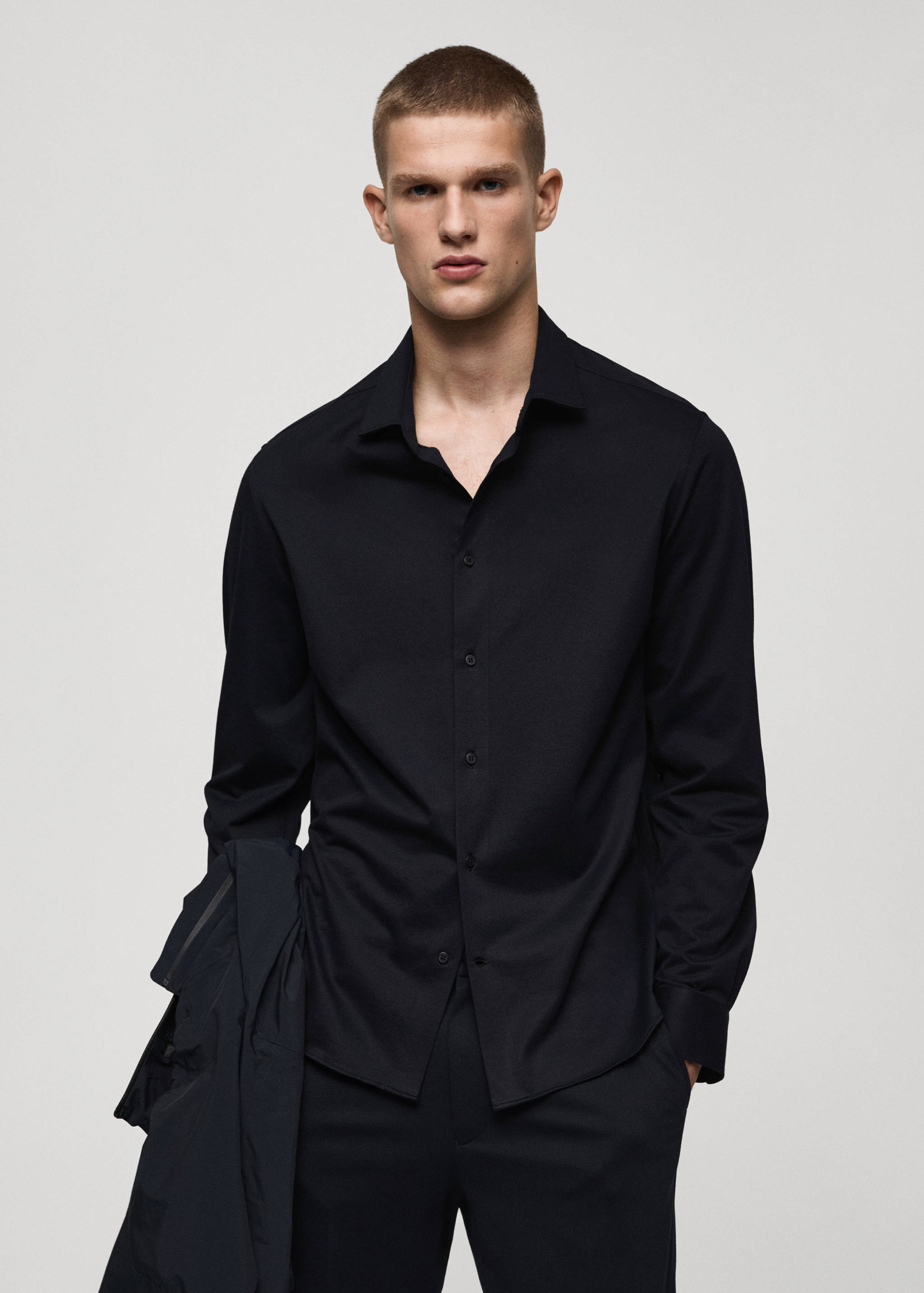 Knitterfreies Regular Fit-Hemd - Mittlere Ansicht